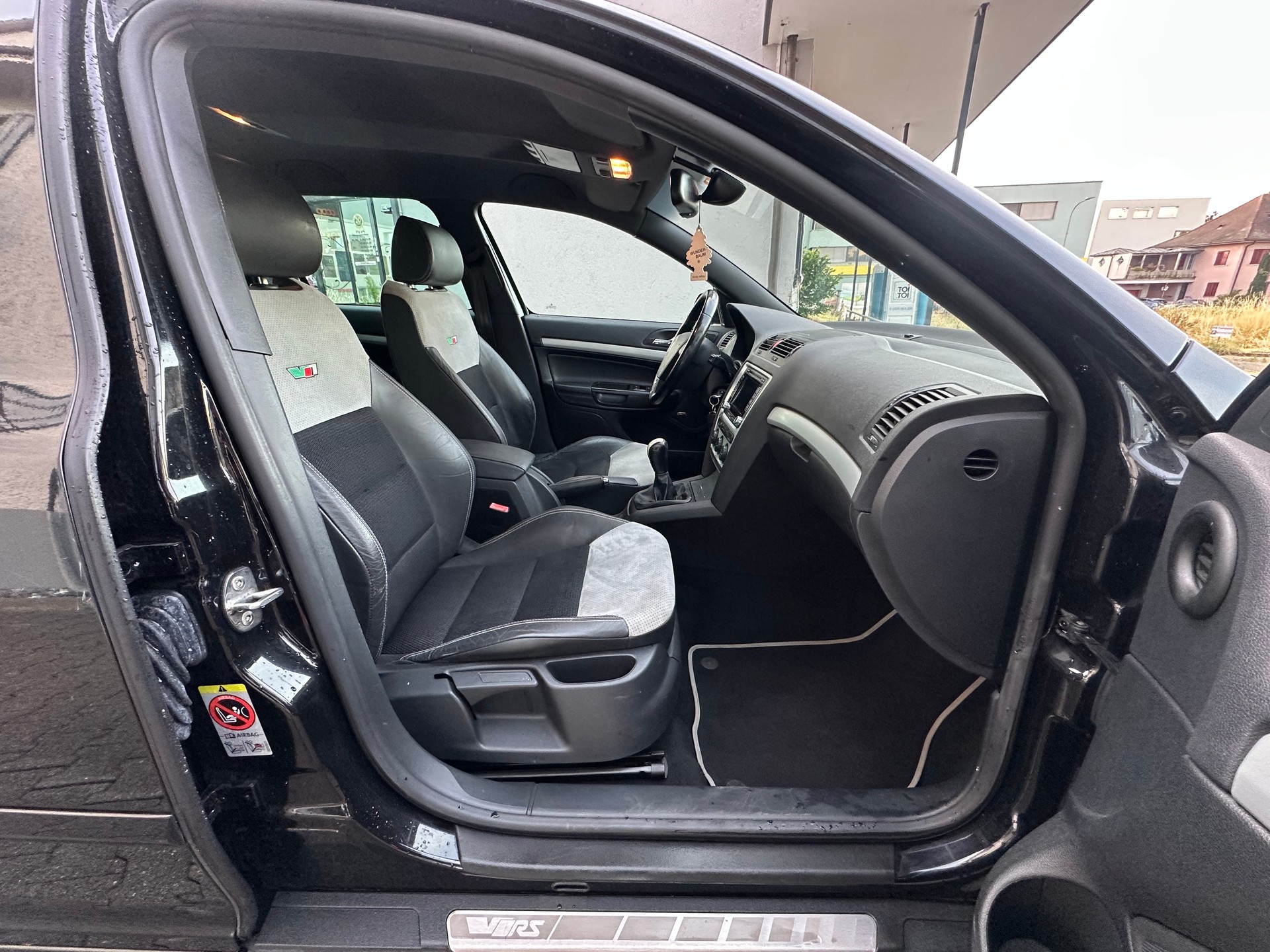 SKODA Octavia 2.0 TFSI RS-image-6