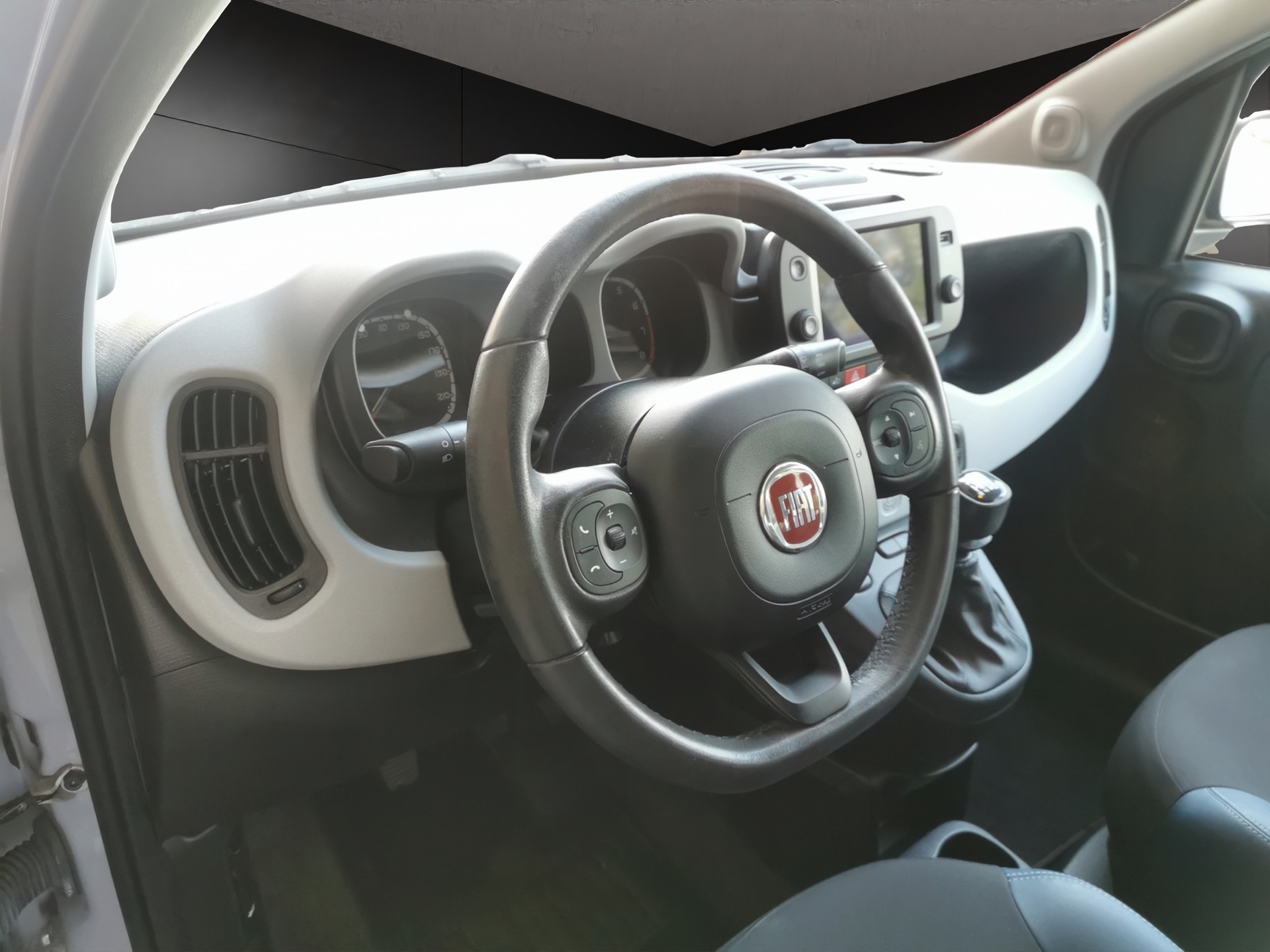 FIAT Panda 1.0 MHEV City Cross-image-9
