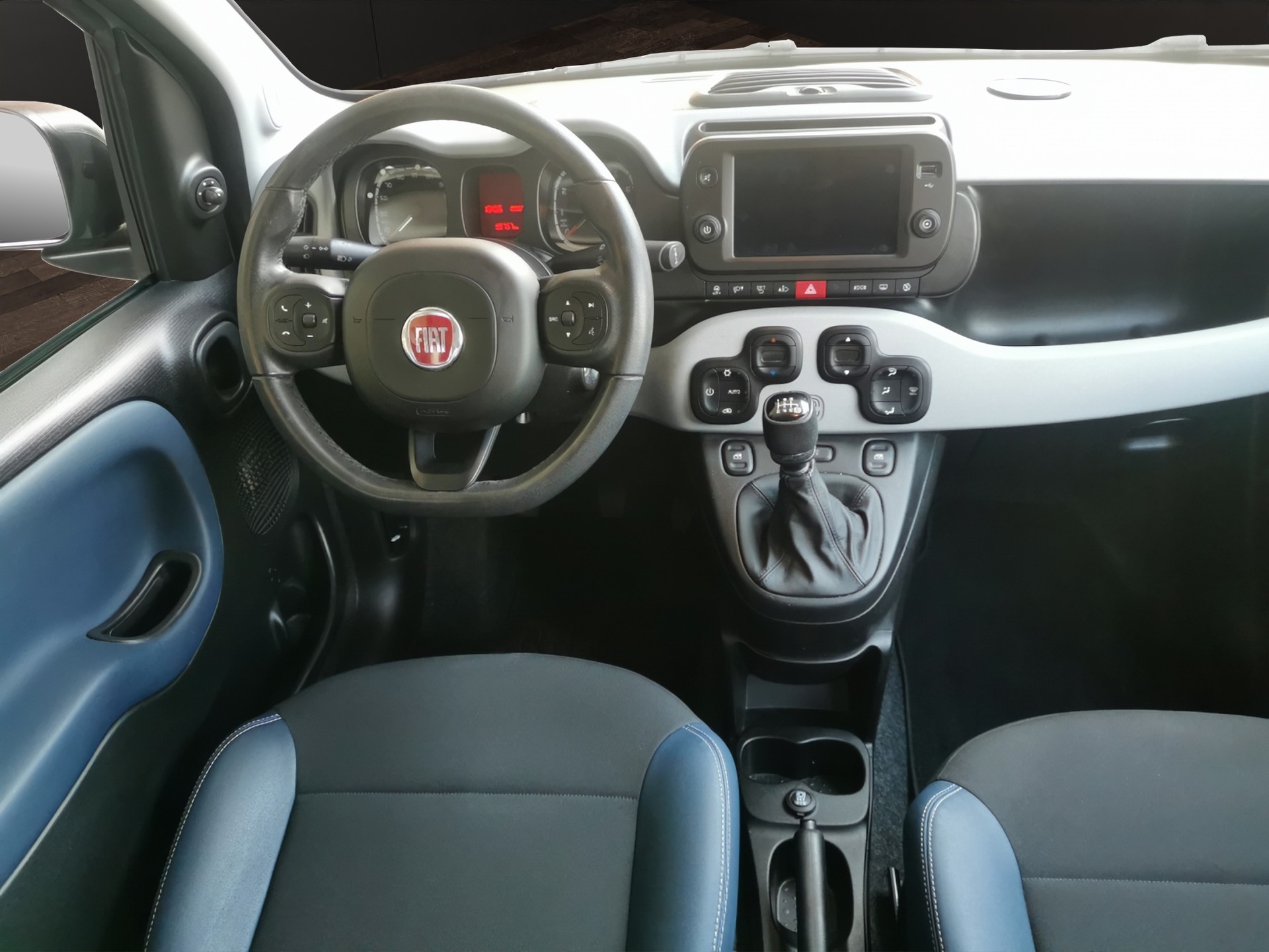 FIAT Panda 1.0 MHEV City Cross-image-13