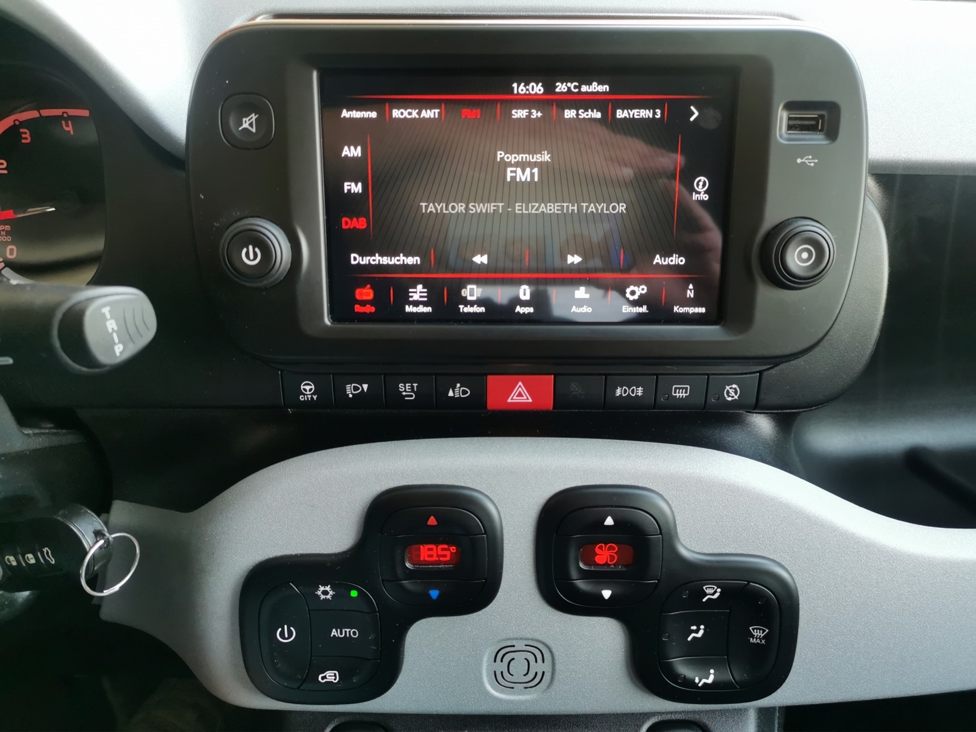 FIAT Panda 1.0 MHEV City Cross-image-15