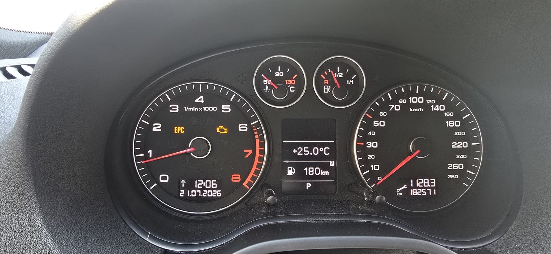 AUDI A3 2.0 TFSI Style quattro S-tronic s-line-image-12