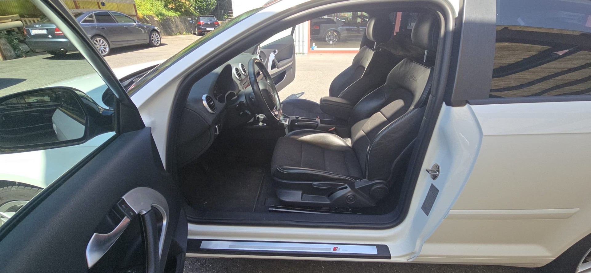 AUDI A3 2.0 TFSI Style quattro S-tronic s-line-image-8