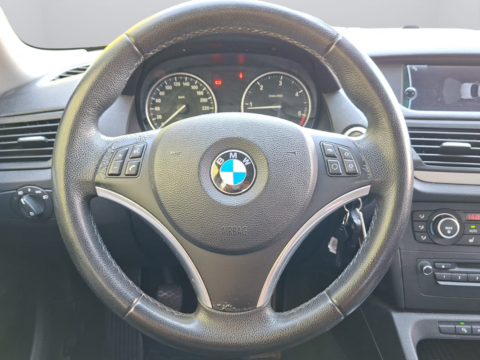 BMW X1 xDrive 20d-image-11