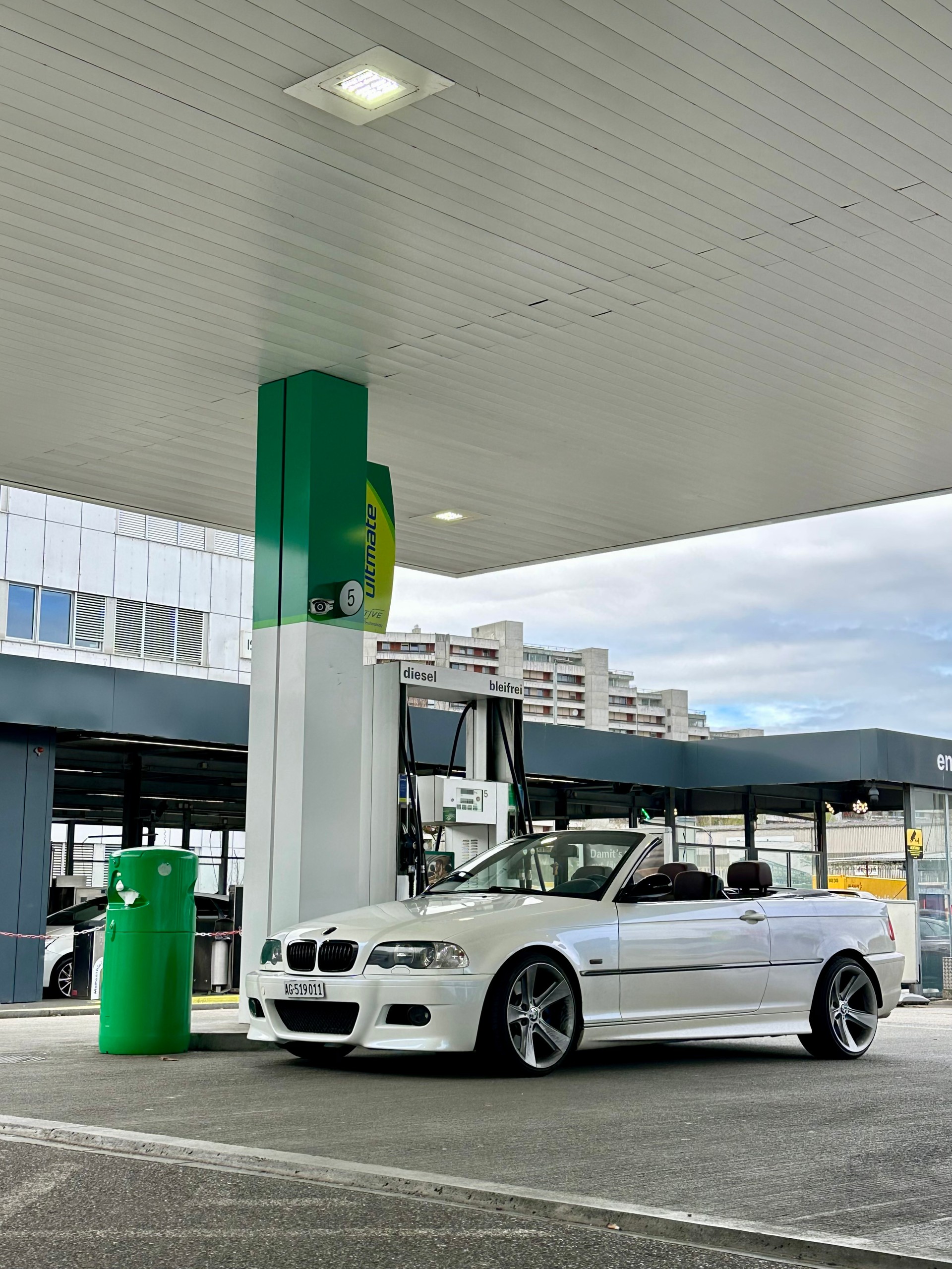 BMW 330Ci-image-2