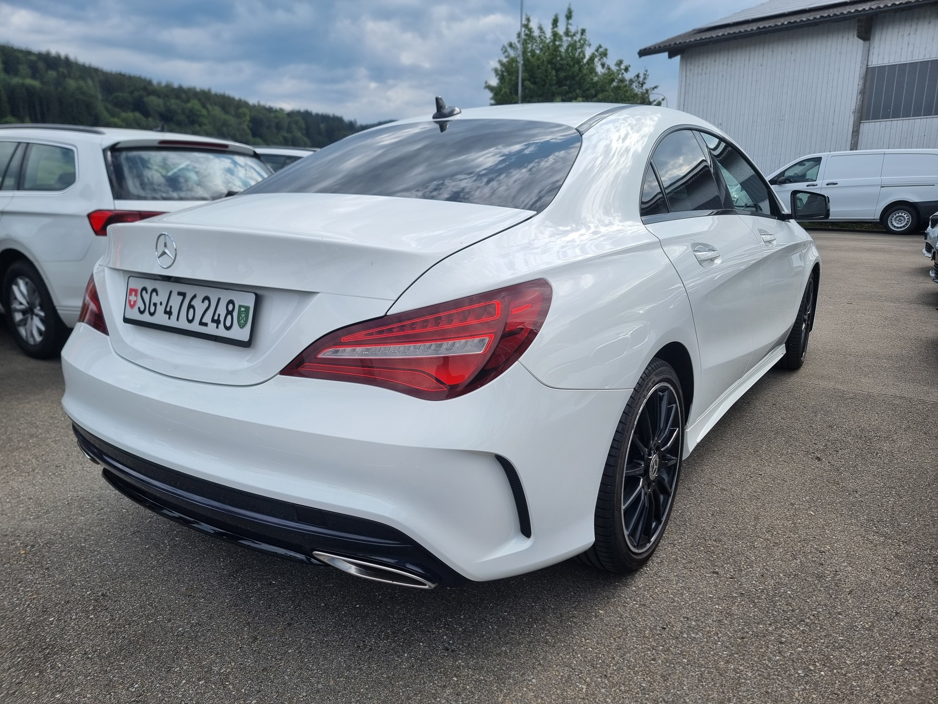 MERCEDES-BENZ CLA 250 AMG Line 7G-DCT 4Matic-image-7