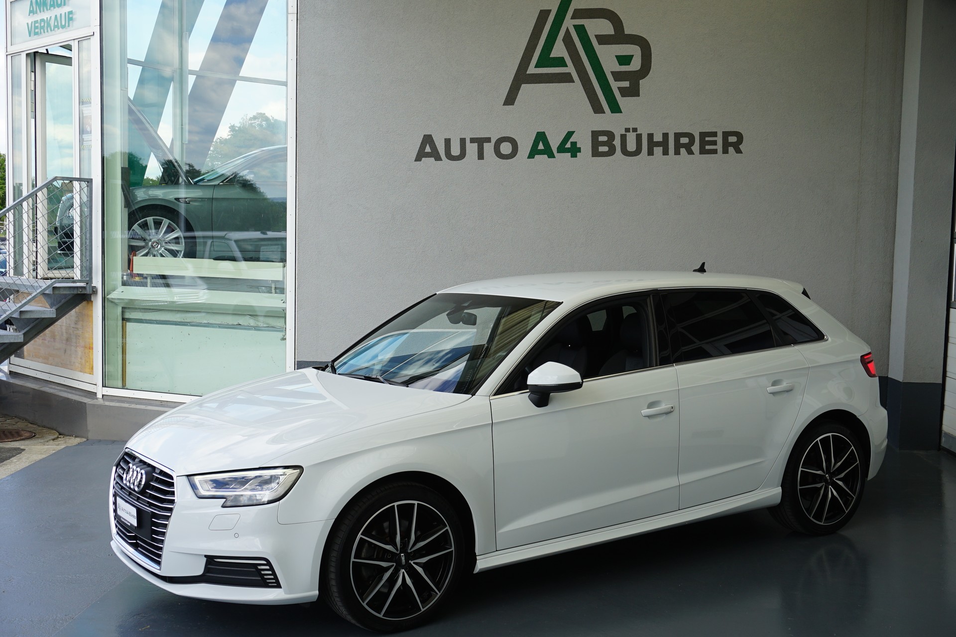 AUDI A3 40 TFSI e-tron Sport 204PS Automat "kann rund 35 bis 40km rein elektrisch fahren"-image-3