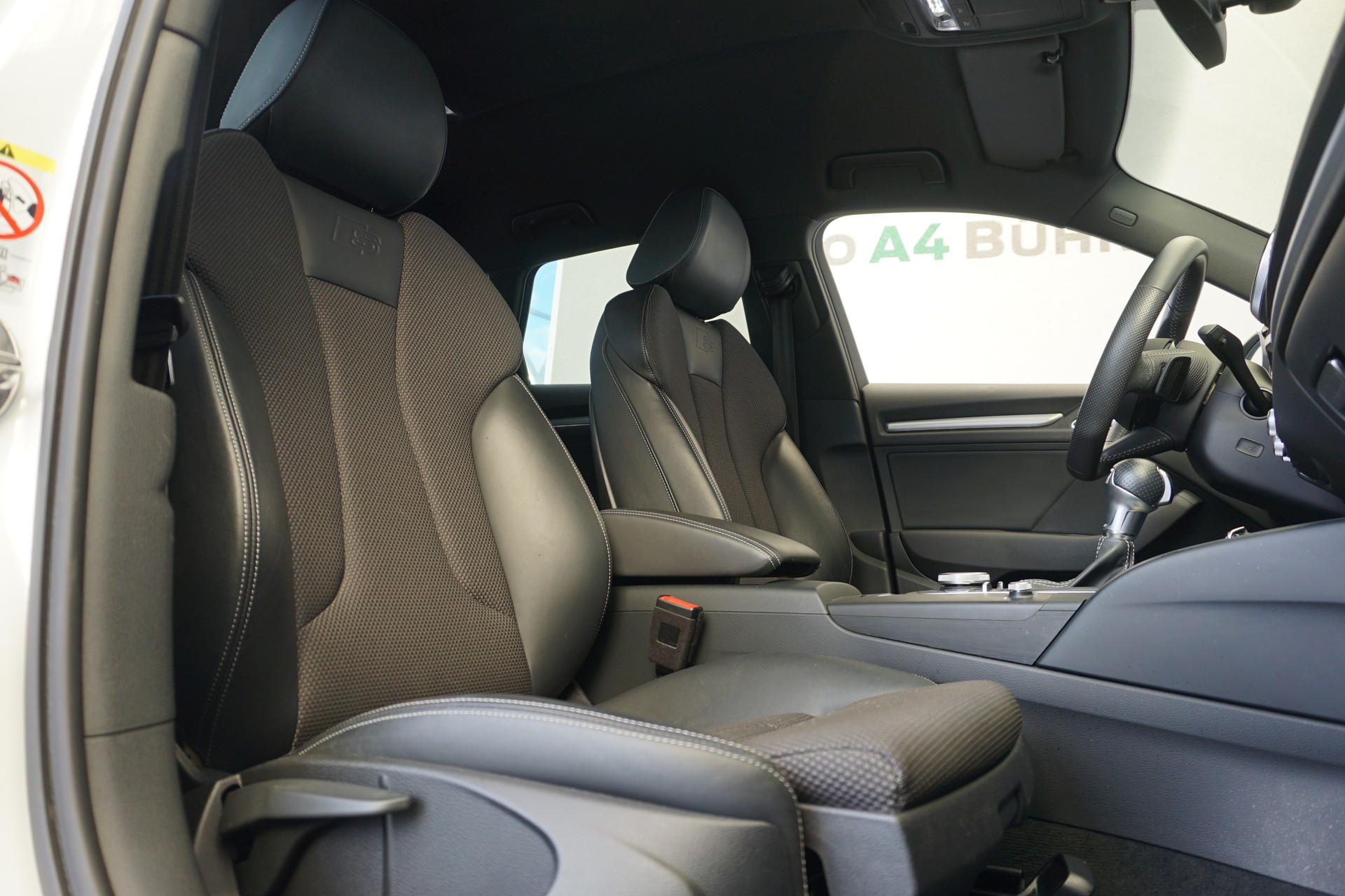 AUDI A3 40 TFSI e-tron Sport 204PS Automat "kann rund 35 bis 40km rein elektrisch fahren"-image-19
