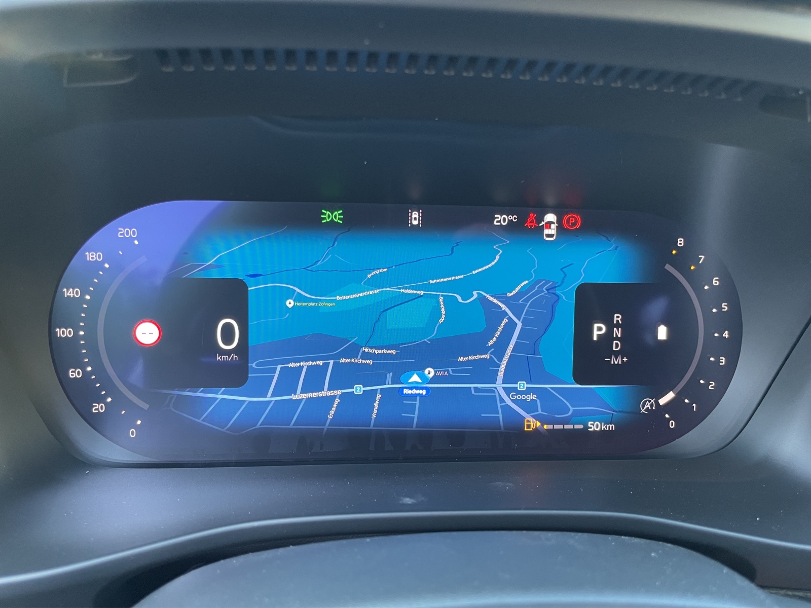 VOLVO XC40 2.0 B4 MH Plus Dark-image-15