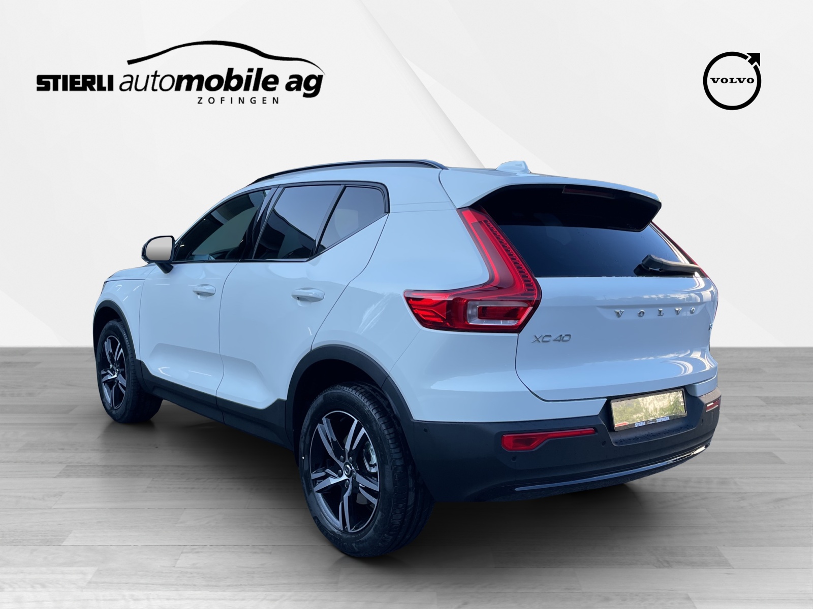 VOLVO XC40 2.0 B4 MH Plus Dark-image-6