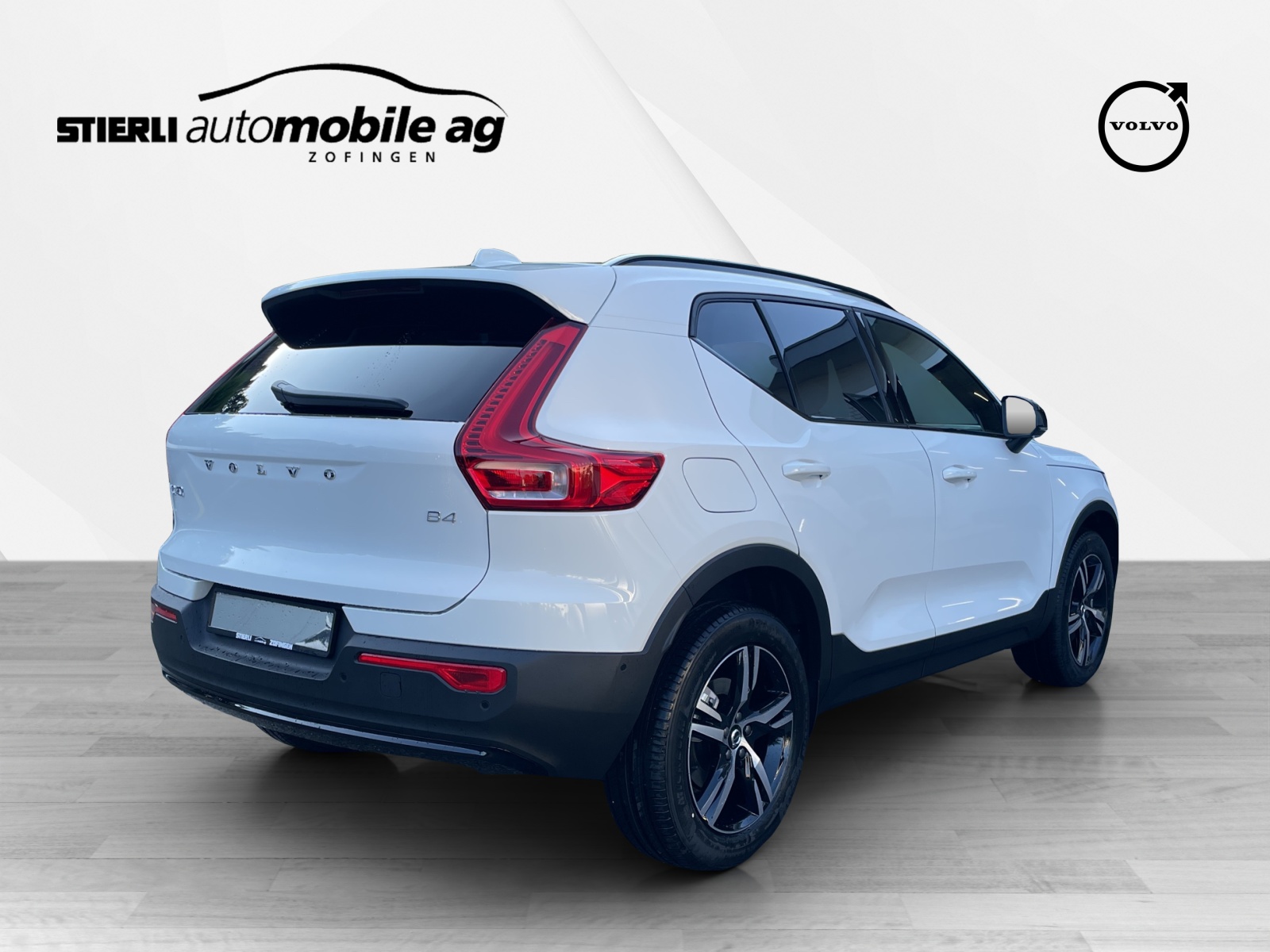 VOLVO XC40 2.0 B4 MH Plus Dark-image-4