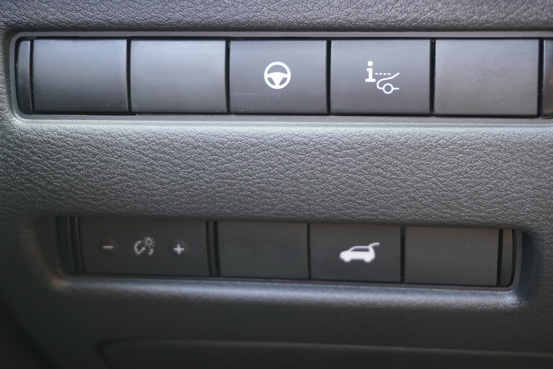 NISSAN X-Trail 1.5 VC-T e-Power 4WD 7 Sitze N-Connecta-image-41