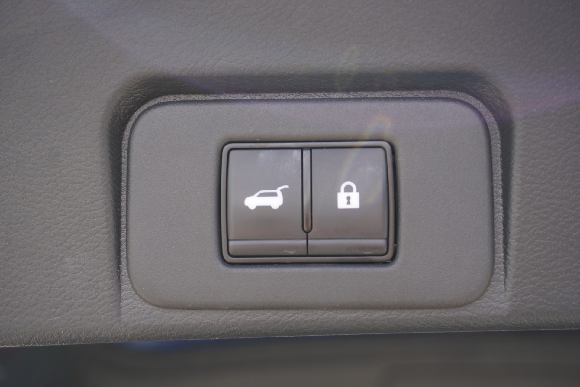NISSAN X-Trail 1.5 VC-T e-Power 4WD 7 Sitze N-Connecta-image-11