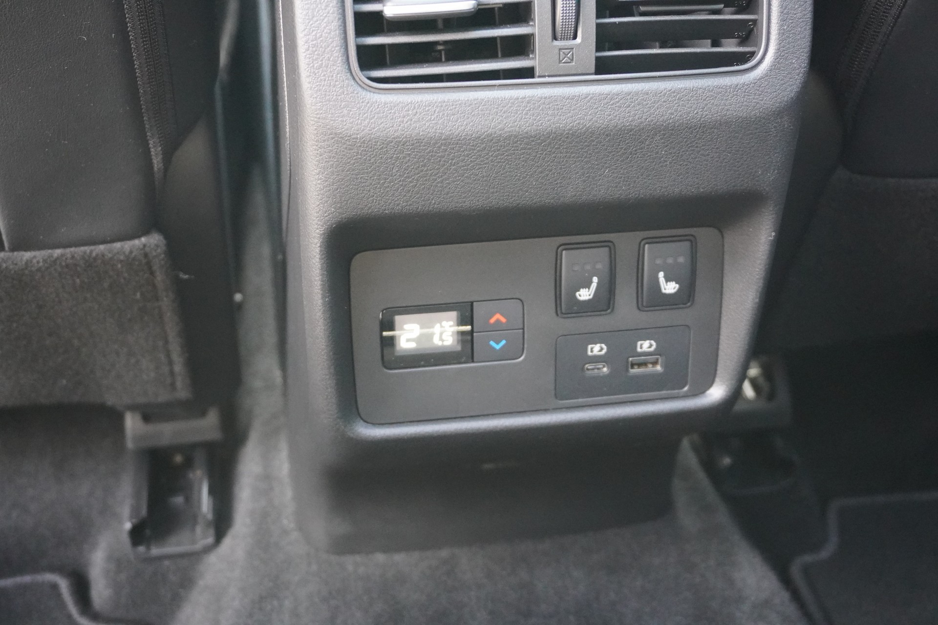 NISSAN X-Trail 1.5 VC-T e-Power 4WD 7 Sitze N-Connecta-image-15