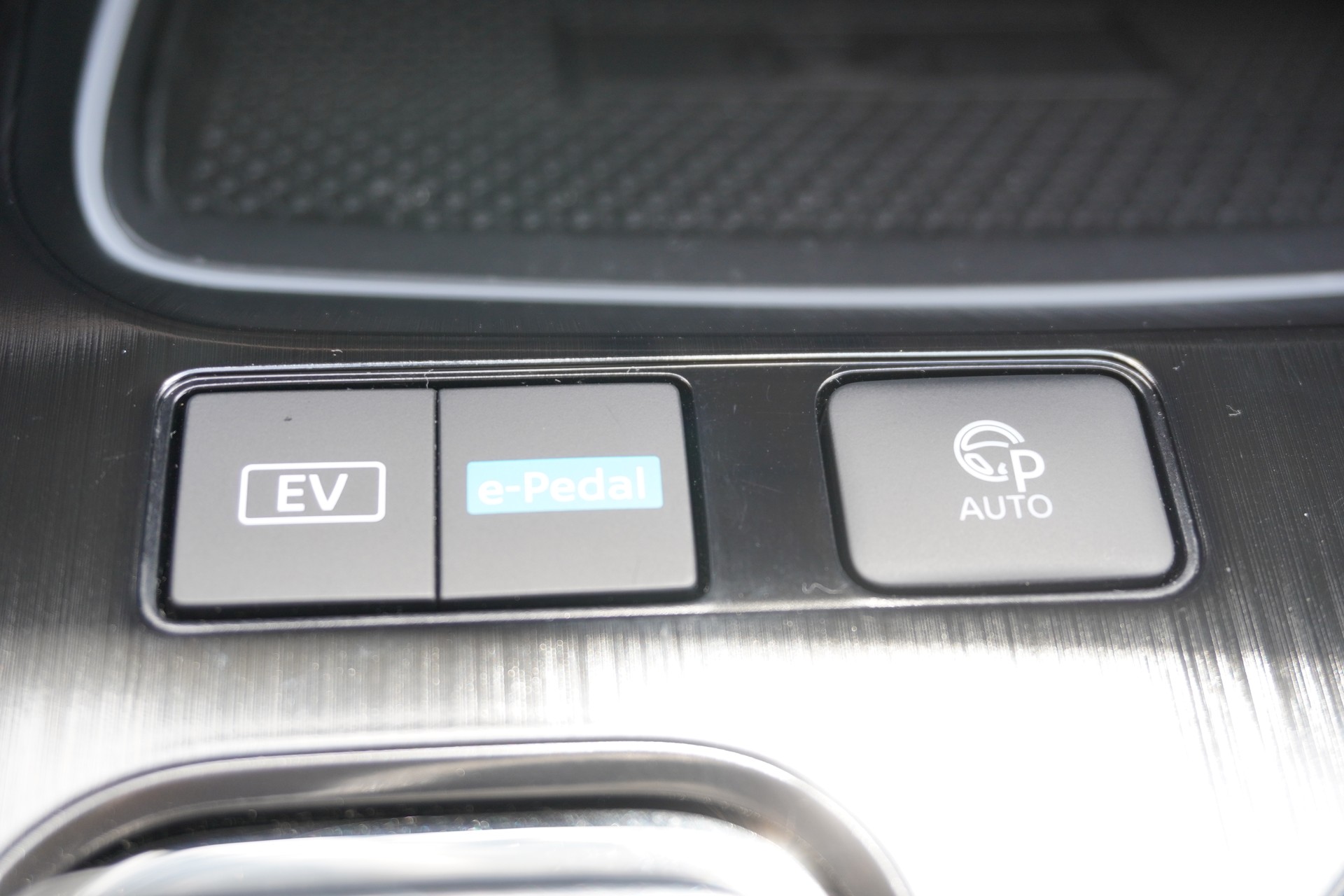 NISSAN X-Trail 1.5 VC-T e-Power 4WD 7 Sitze N-Connecta-image-20