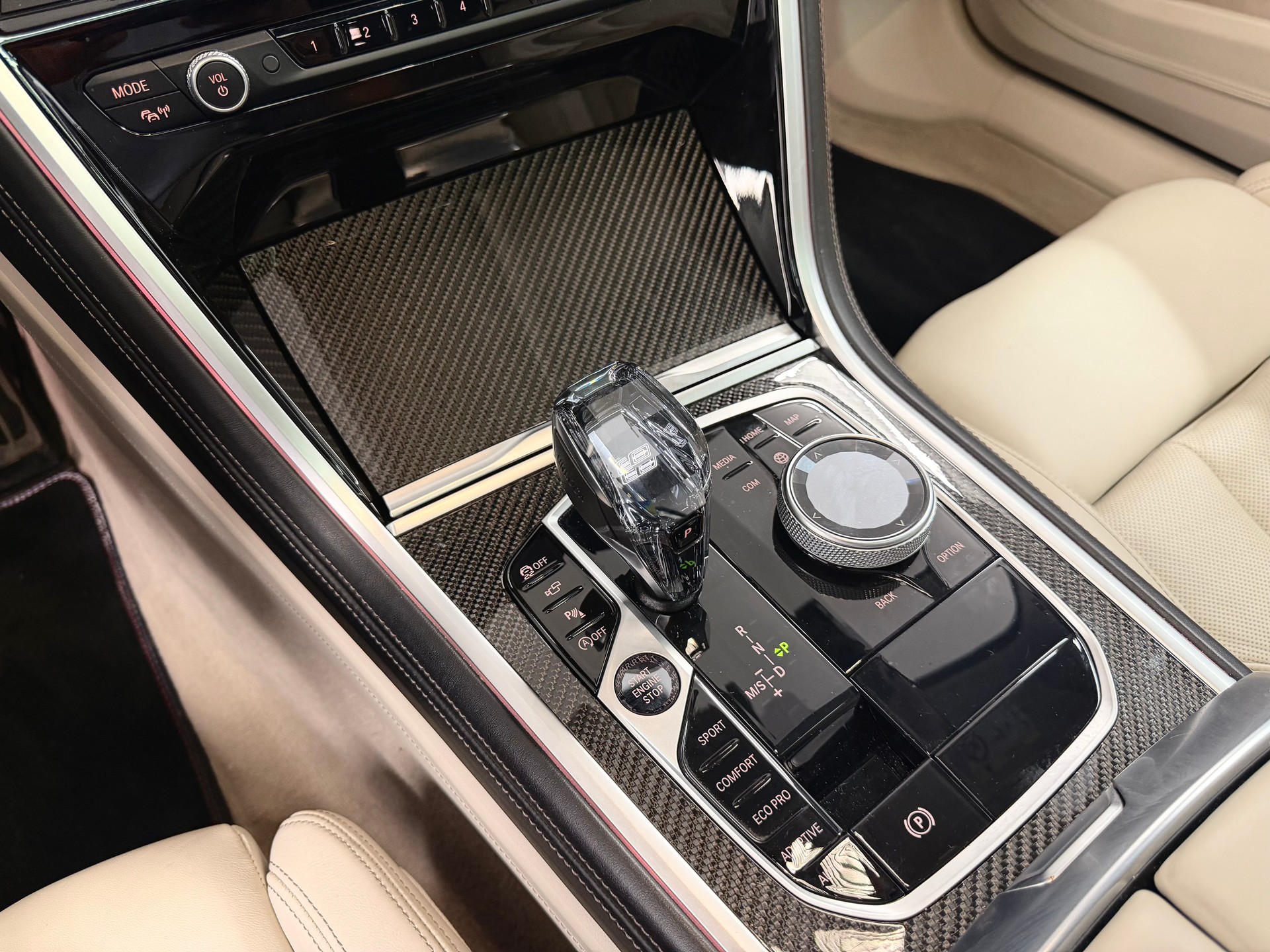 BMW M850i xDrive Grand Coupé Steptronic *B&W Diamond*360°*Head-Up*Panorama*-image-23