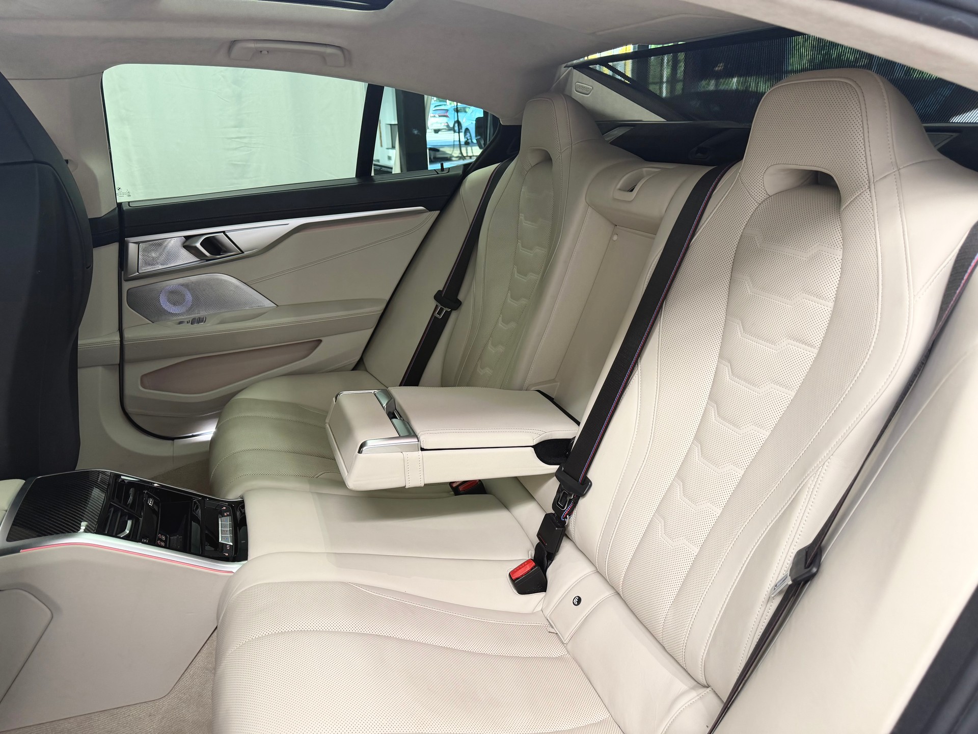 BMW M850i xDrive Grand Coupé Steptronic *B&W Diamond*360°*Head-Up*Panorama*-image-16