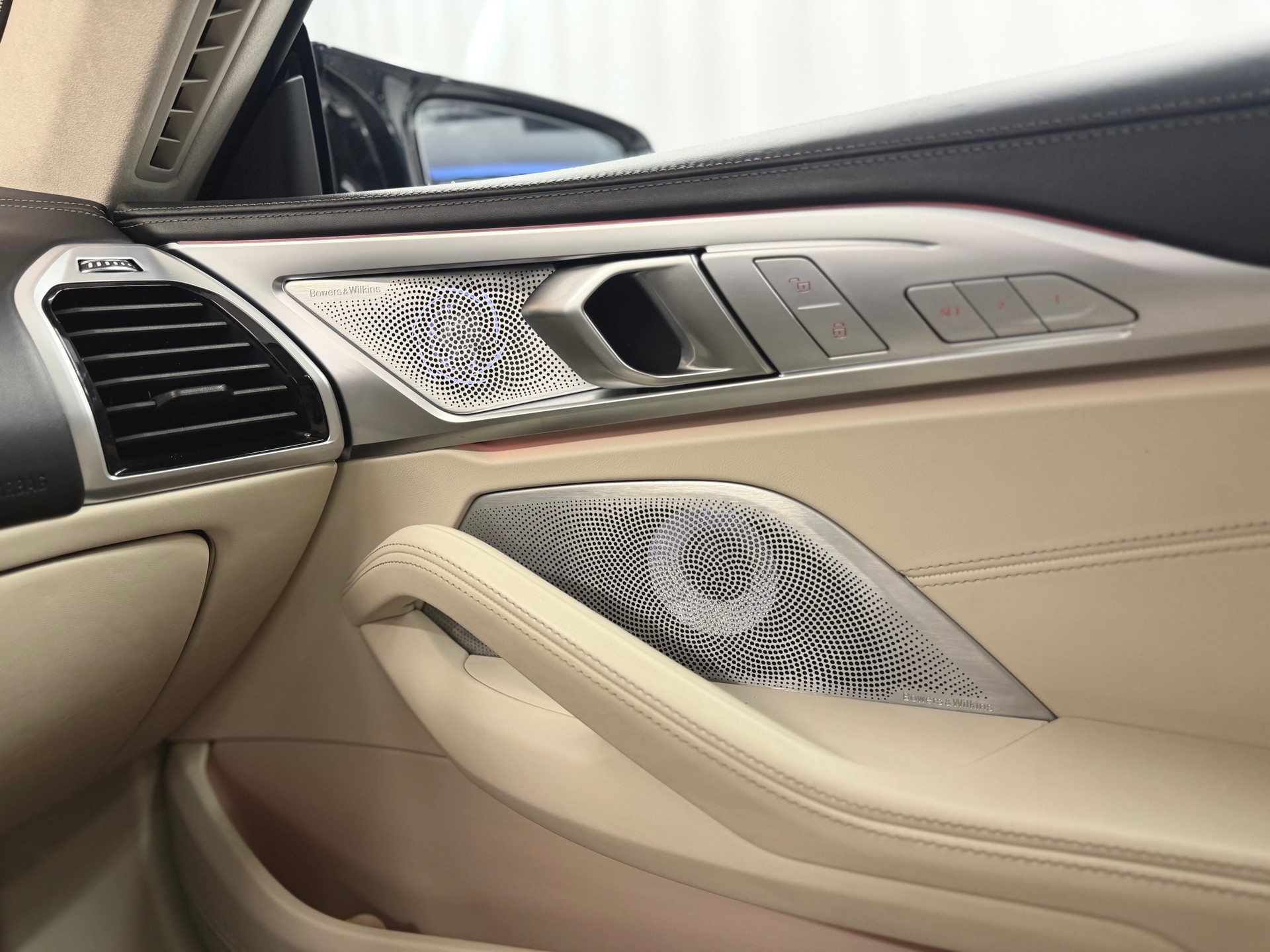 BMW M850i xDrive Grand Coupé Steptronic *B&W Diamond*360°*Head-Up*Panorama*-image-26