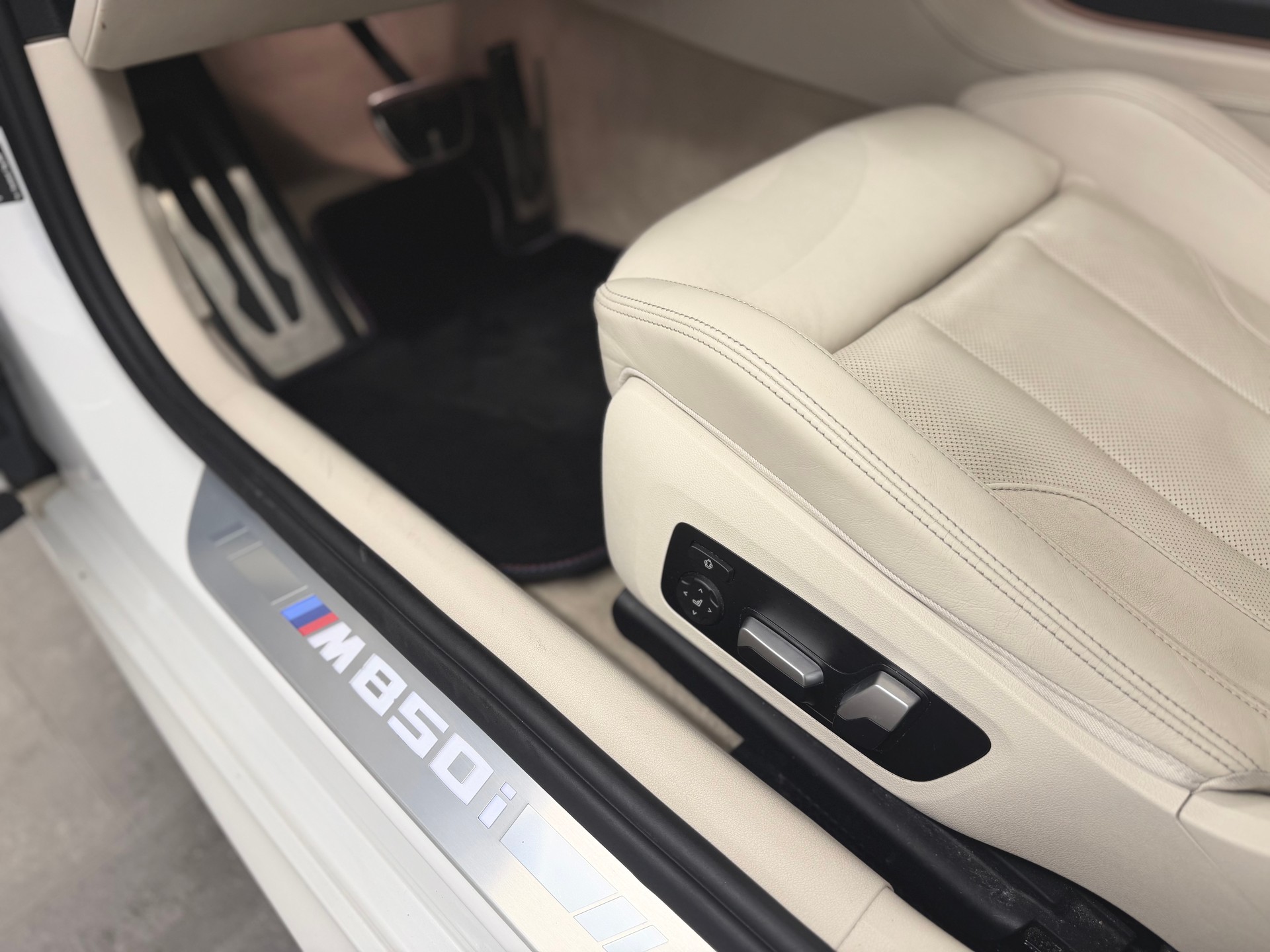 BMW M850i xDrive Grand Coupé Steptronic *B&W Diamond*360°*Head-Up*Panorama*-image-14