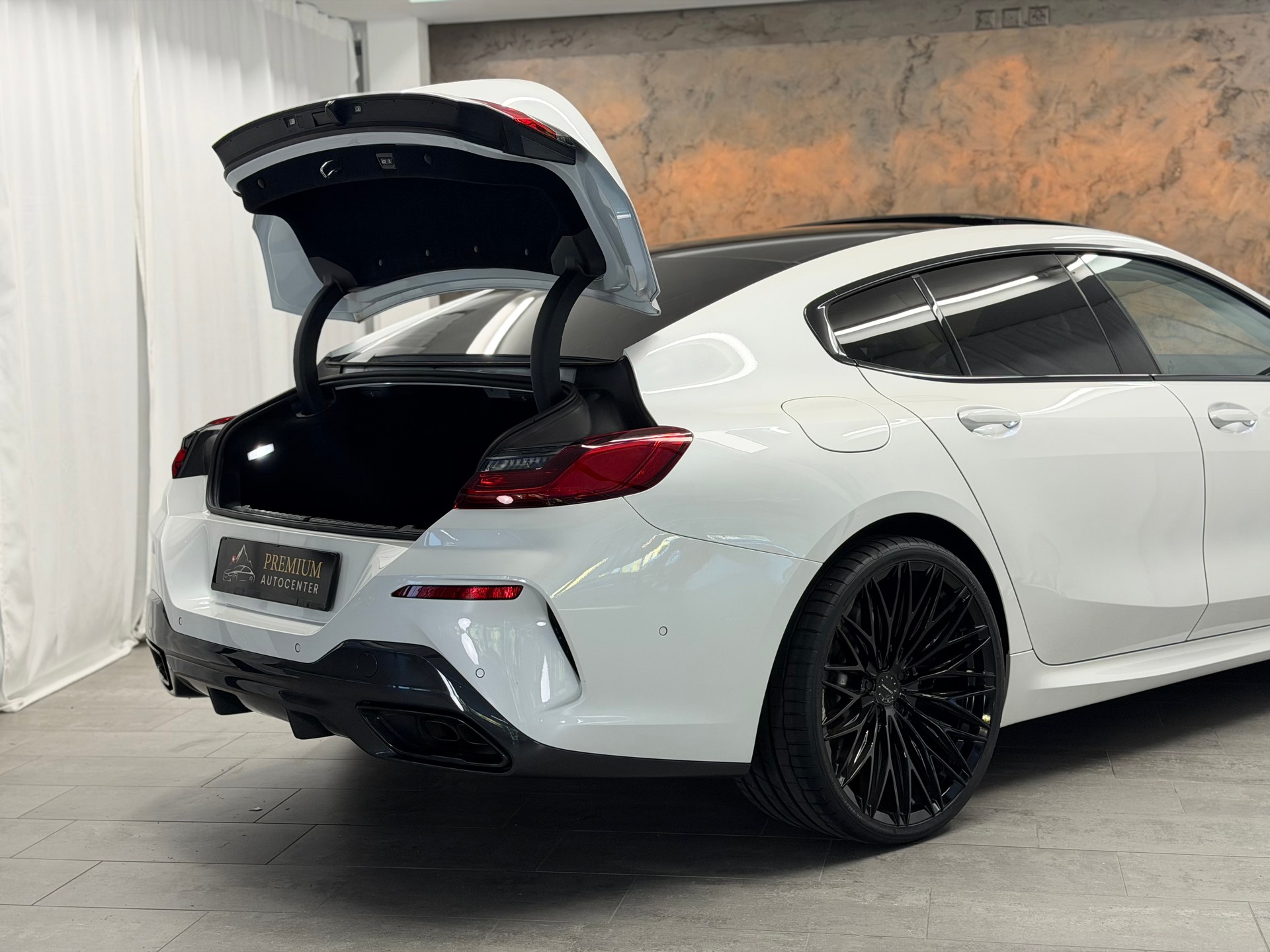 BMW M850i xDrive Grand Coupé Steptronic *B&W Diamond*360°*Head-Up*Panorama*-image-9