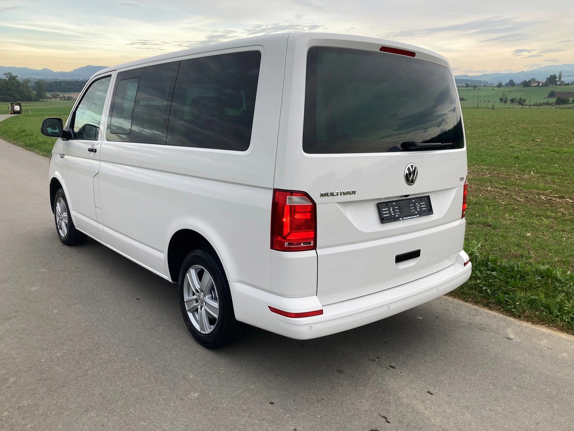VW T6 Multivan 2.0 TDI Trendline Liberty DSG-image-3