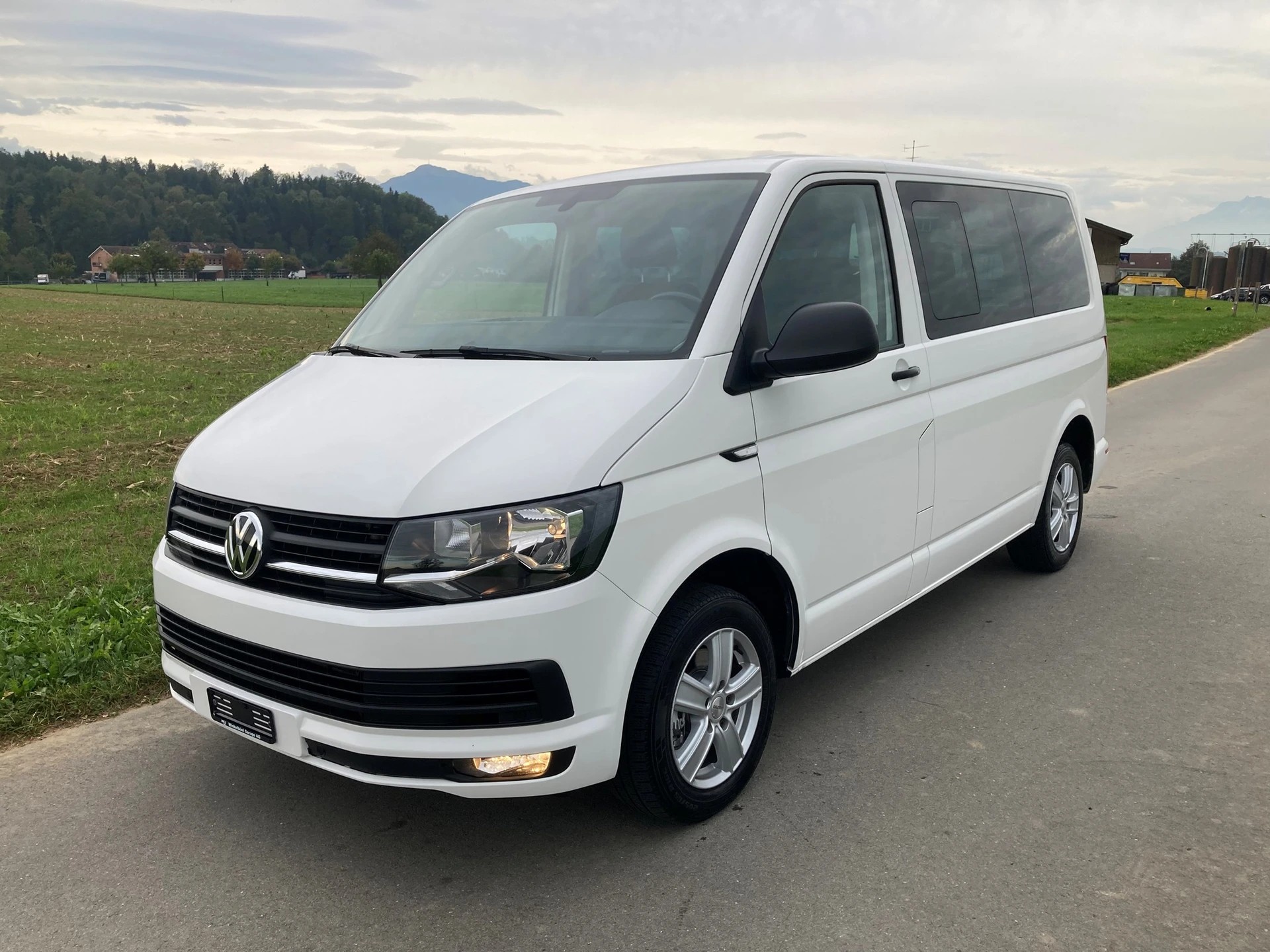 VW T6 Multivan 2.0 TDI Trendline Liberty DSG-image-0