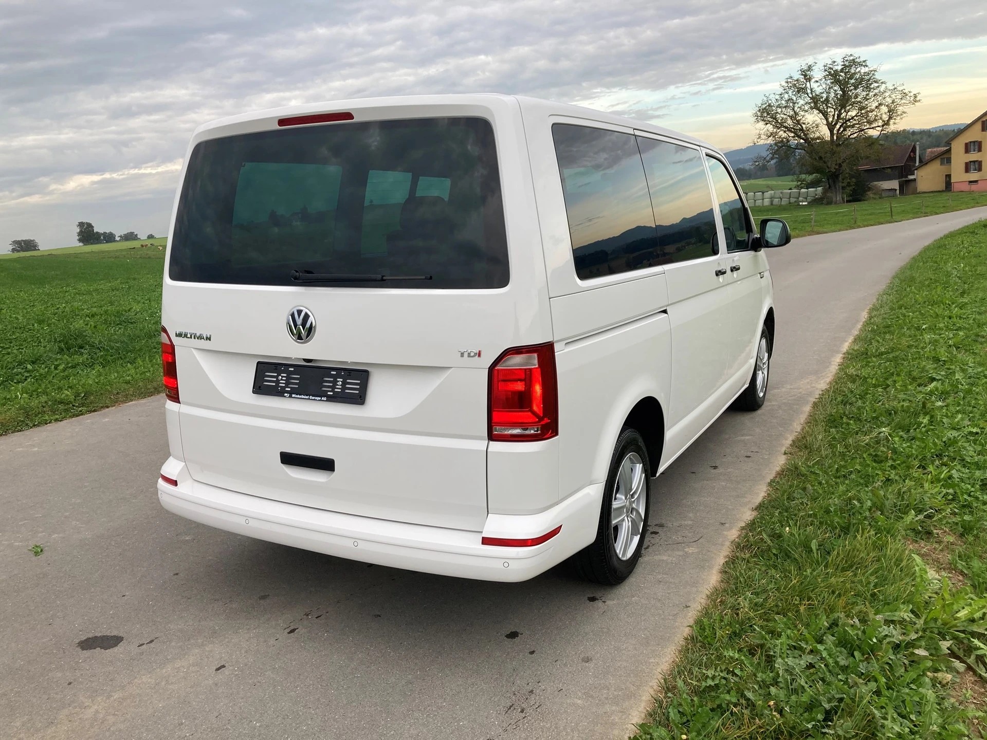 VW T6 Multivan 2.0 TDI Trendline Liberty DSG-image-2
