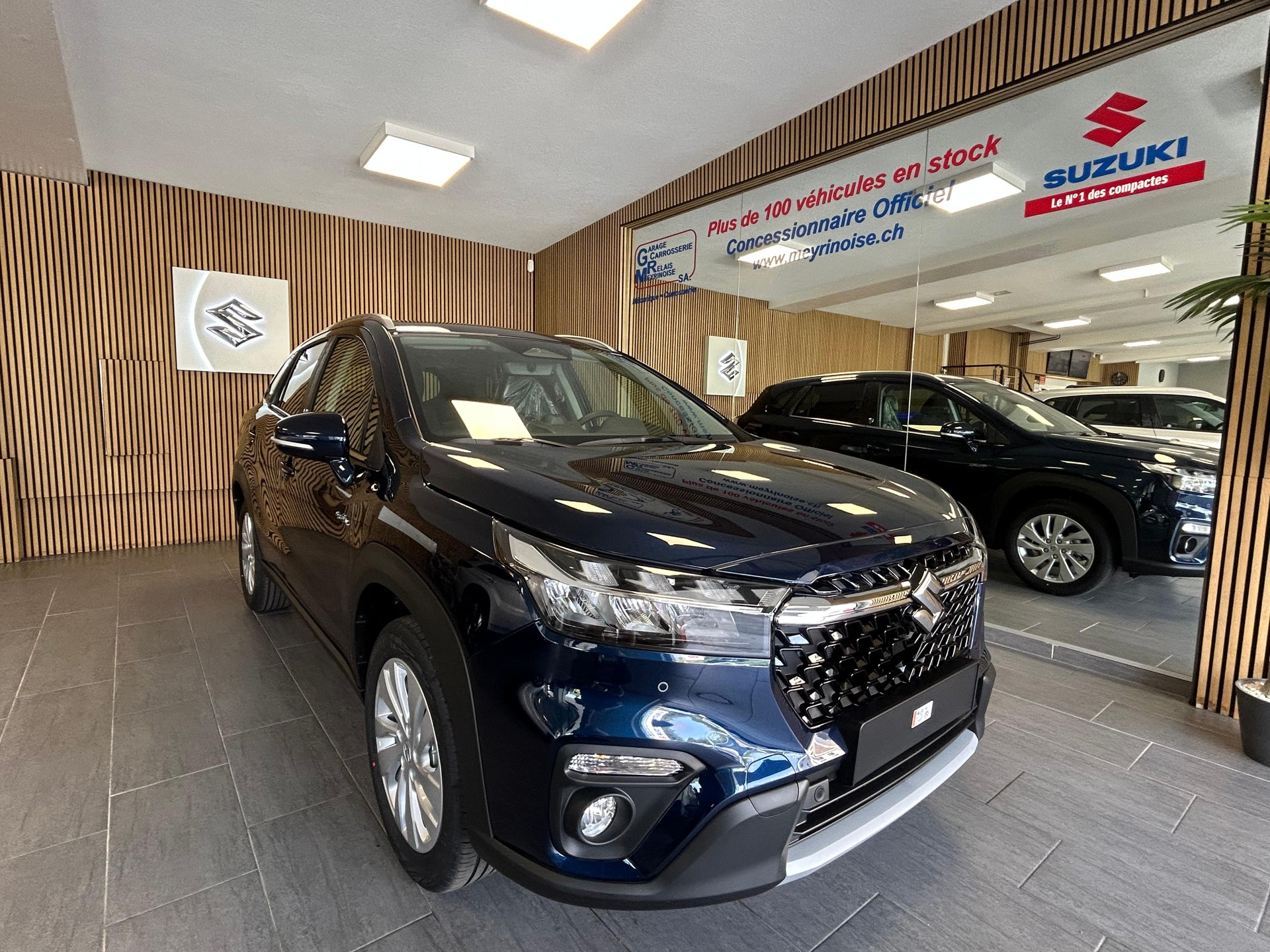 SUZUKI S-Cross 1.4 T Piz Sulai Hybrid 4x4 4 ROUES HIVER OFFERT-showroom-element-1