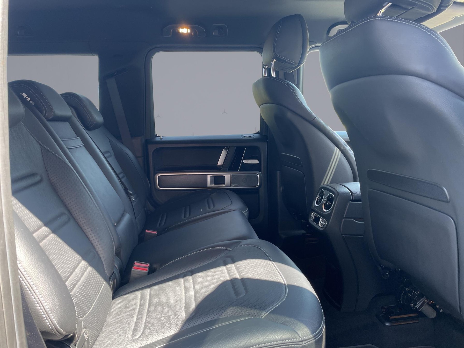 MERCEDES-BENZ G 400 d-image-17