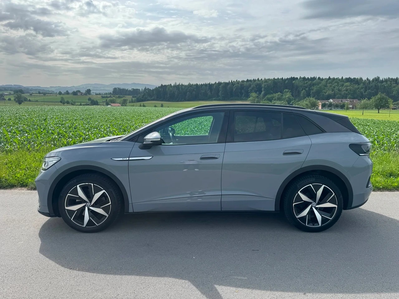 VW ID.4 GTX 77 kWh 4Motion mit Anhängerkupplung und Panorama Dach-image-2