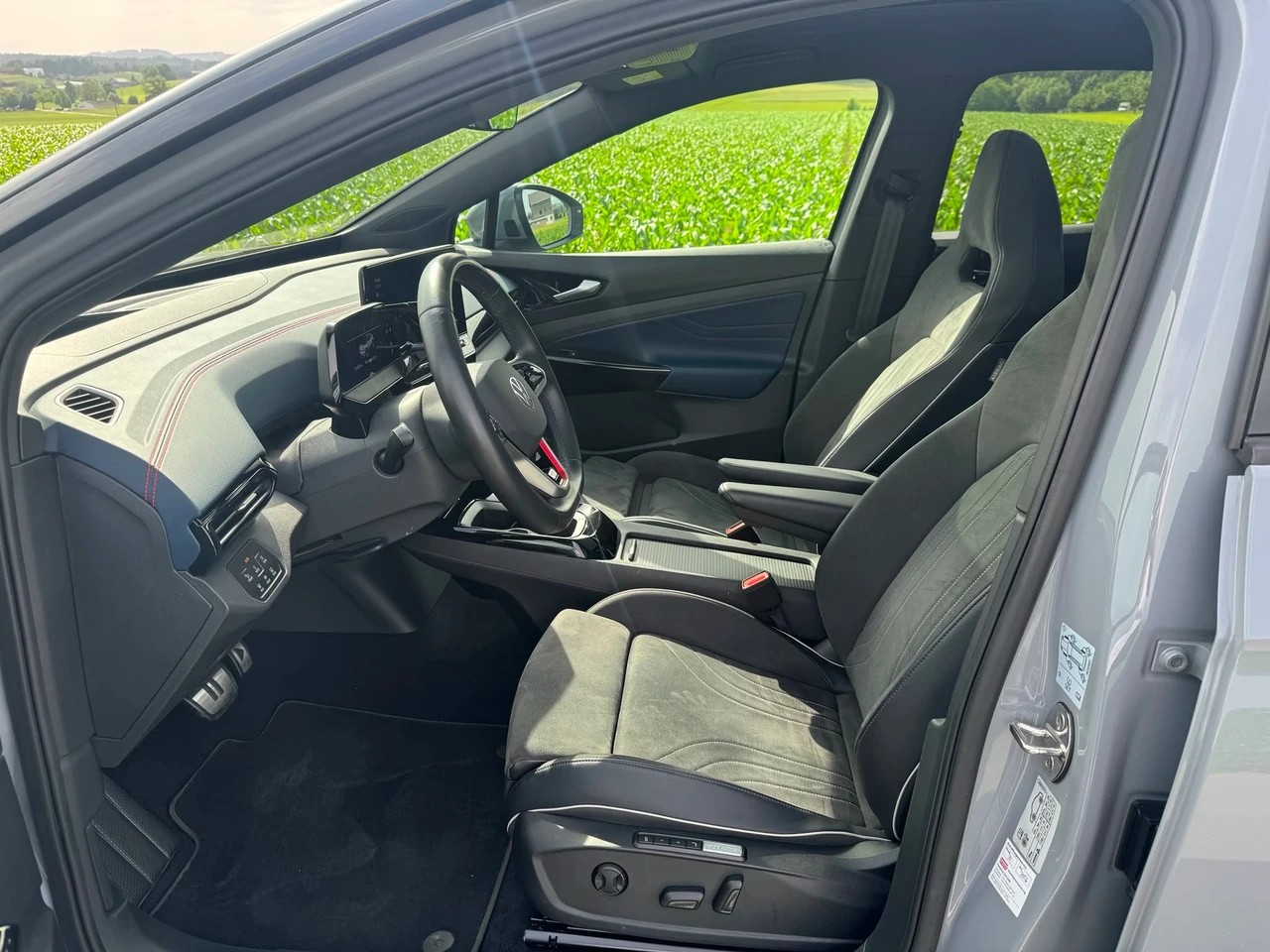 VW ID.4 GTX 77 kWh 4Motion mit Anhängerkupplung und Panorama Dach-image-6