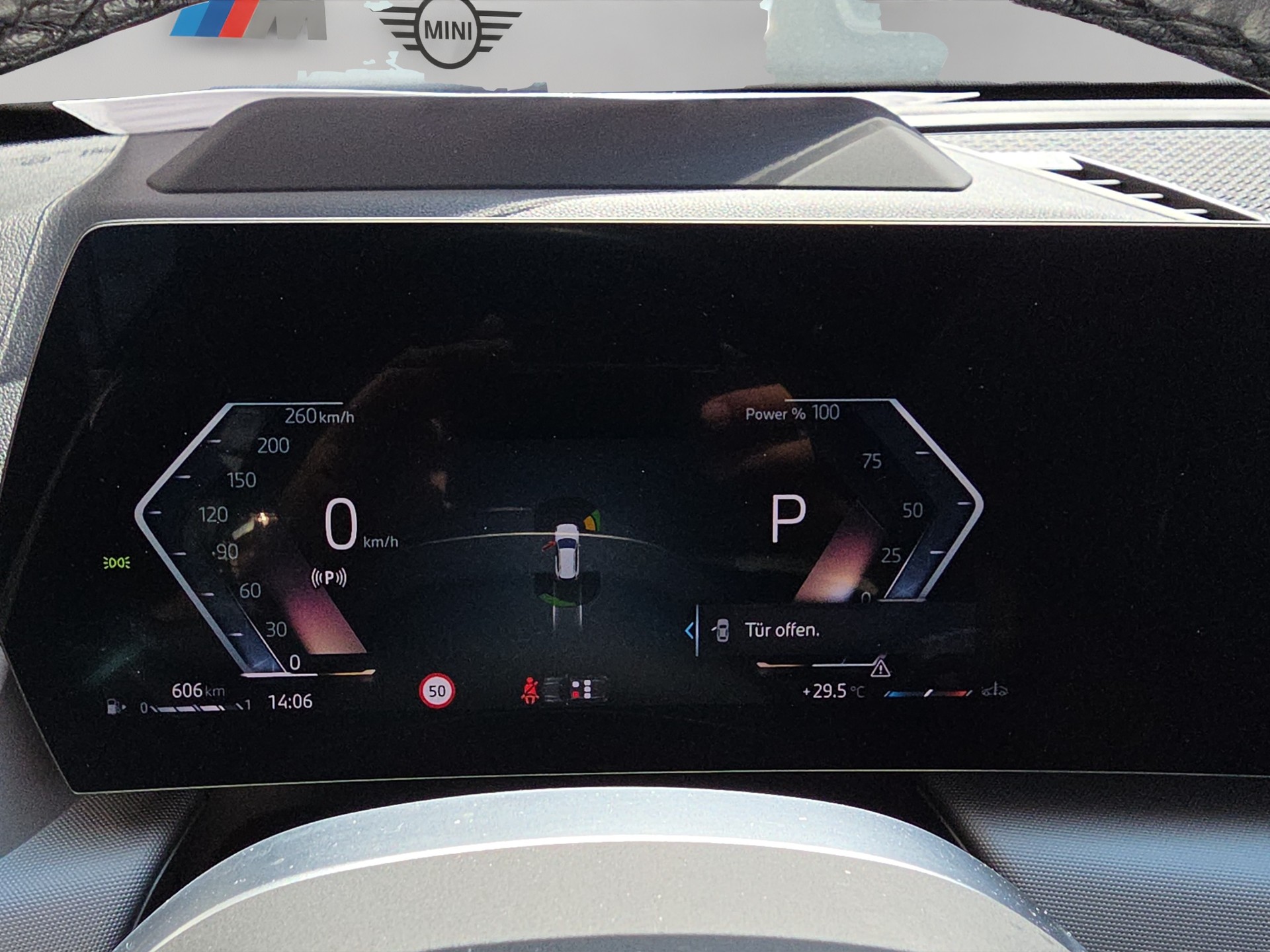 BMW X1 xDrive 23i 48V-image-11