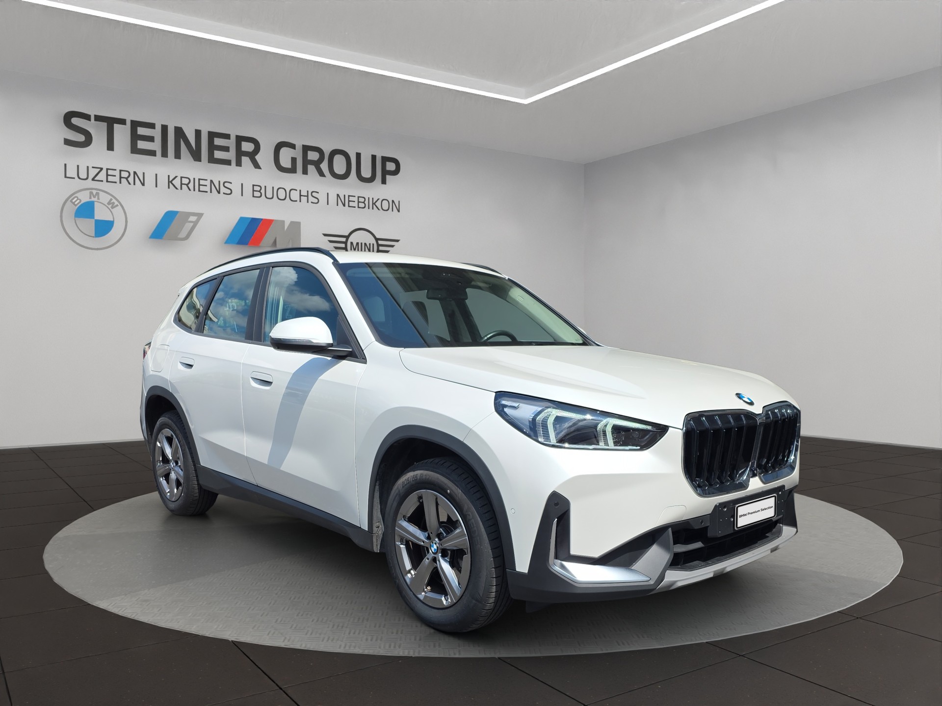 BMW X1 xDrive 23i 48V-image-1