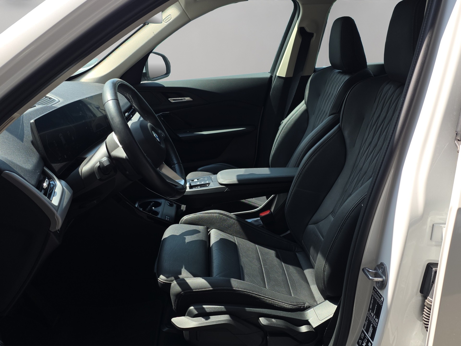 BMW X1 xDrive 23i 48V-image-9