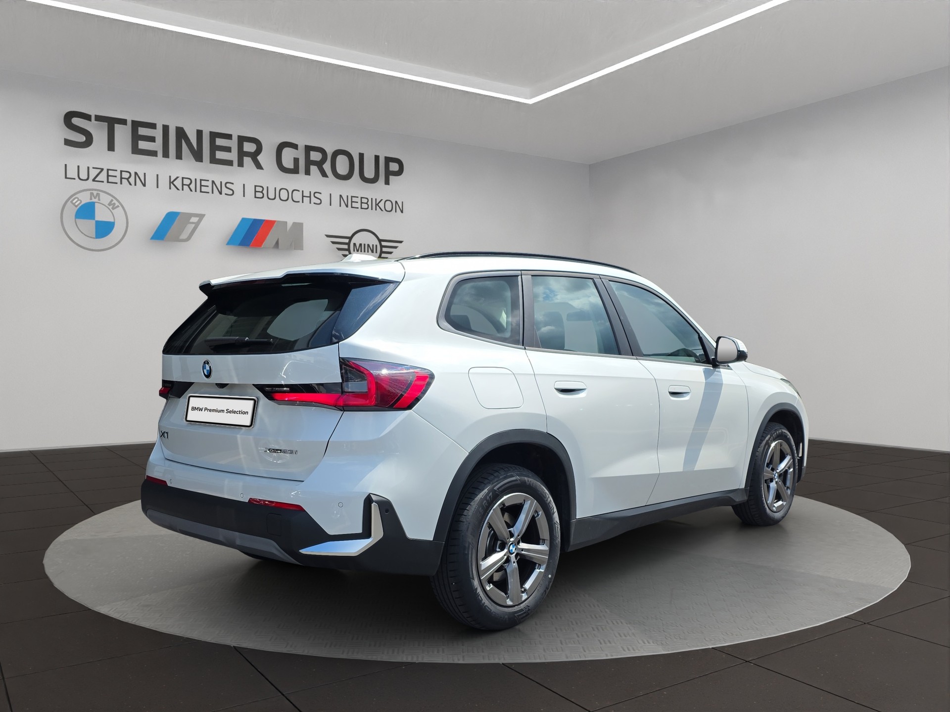 BMW X1 xDrive 23i 48V-image-3