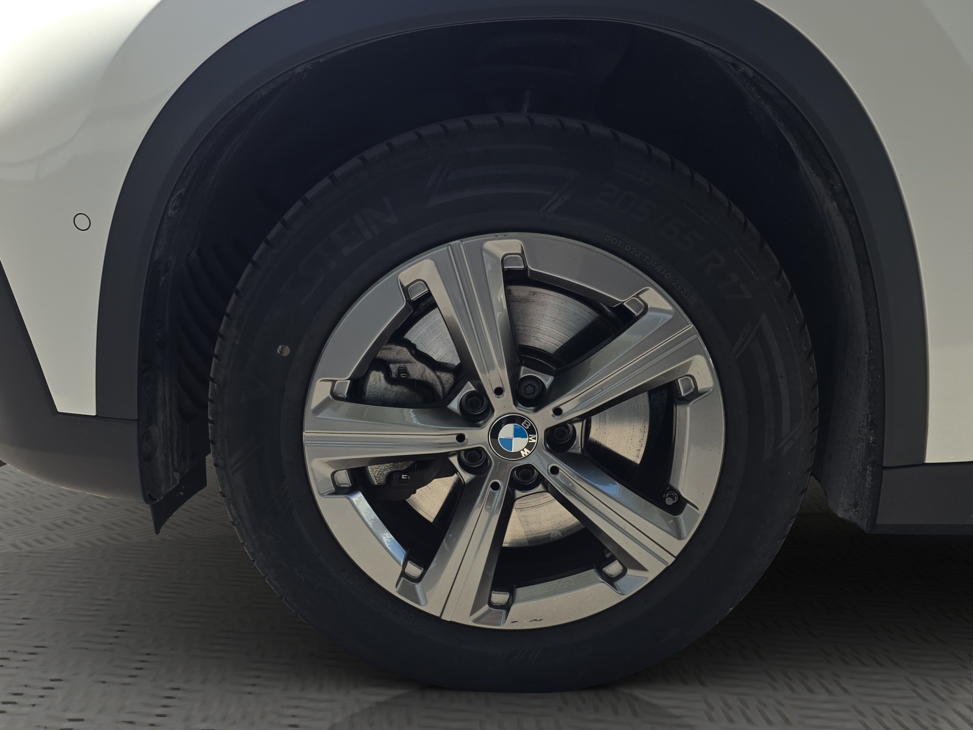 BMW X1 xDrive 23i 48V-image-7