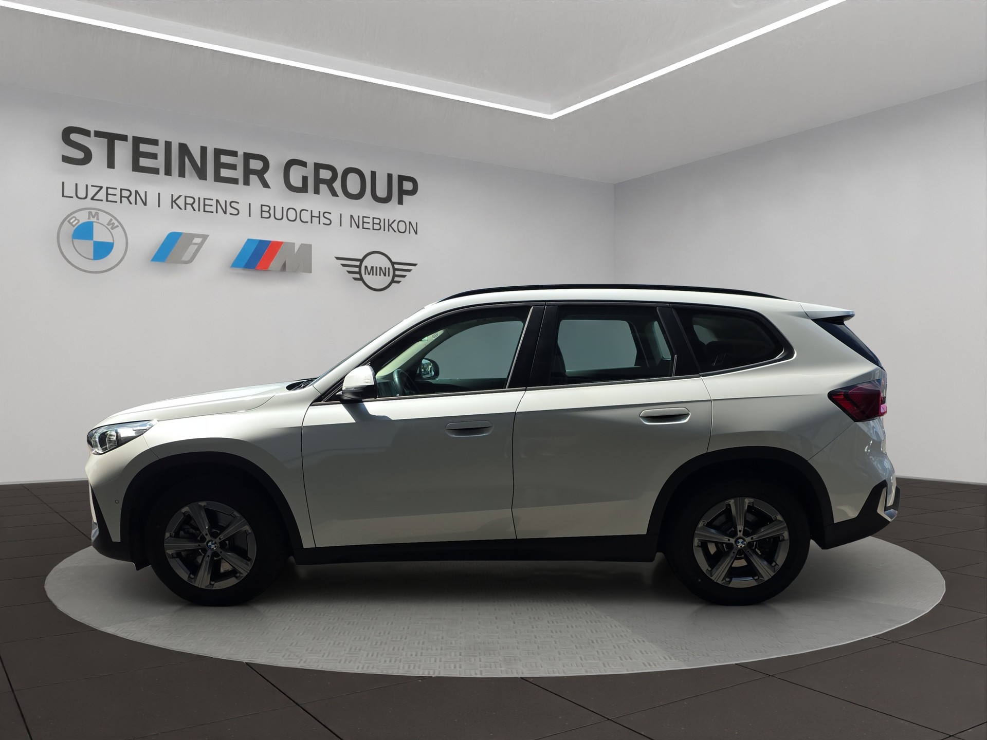BMW X1 xDrive 23i 48V-image-6