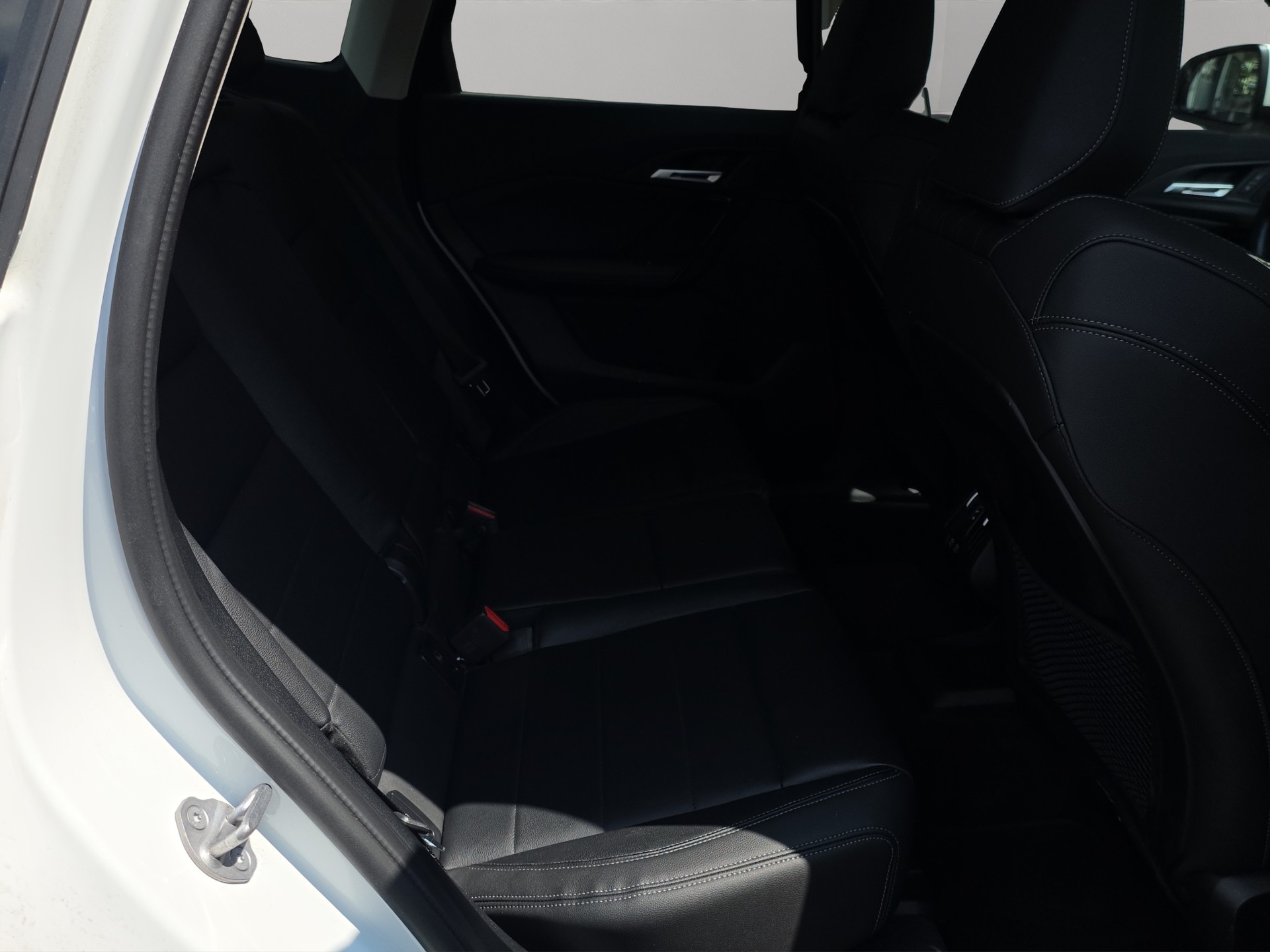 BMW X1 xDrive 23i 48V-image-17