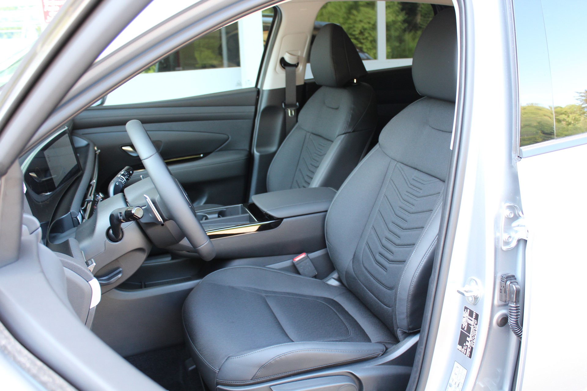 HYUNDAI Tucson 1.6 TGDI HEV 215PS Amplia 2WD-image-6