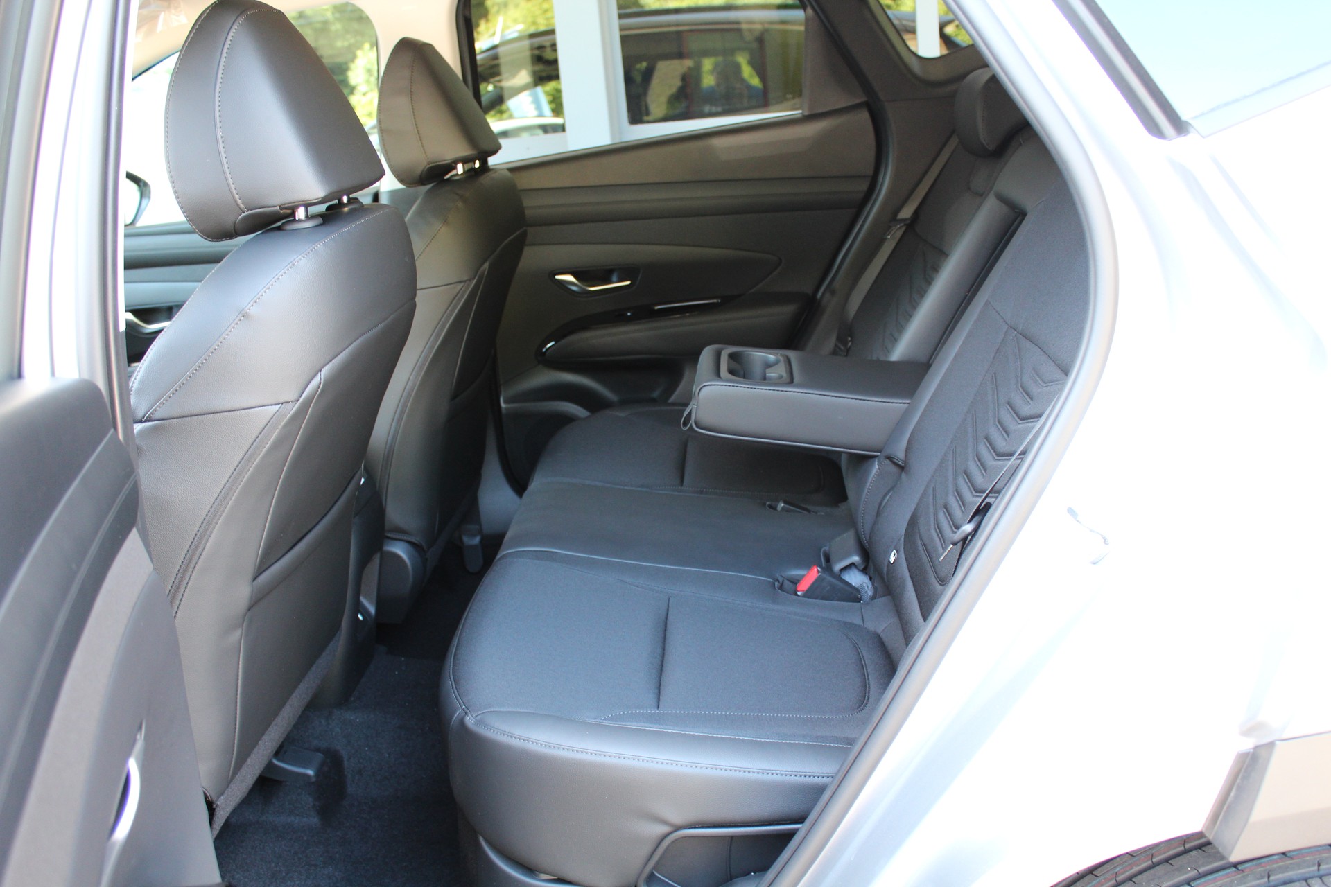 HYUNDAI Tucson 1.6 TGDI HEV 215PS Amplia 2WD-image-8