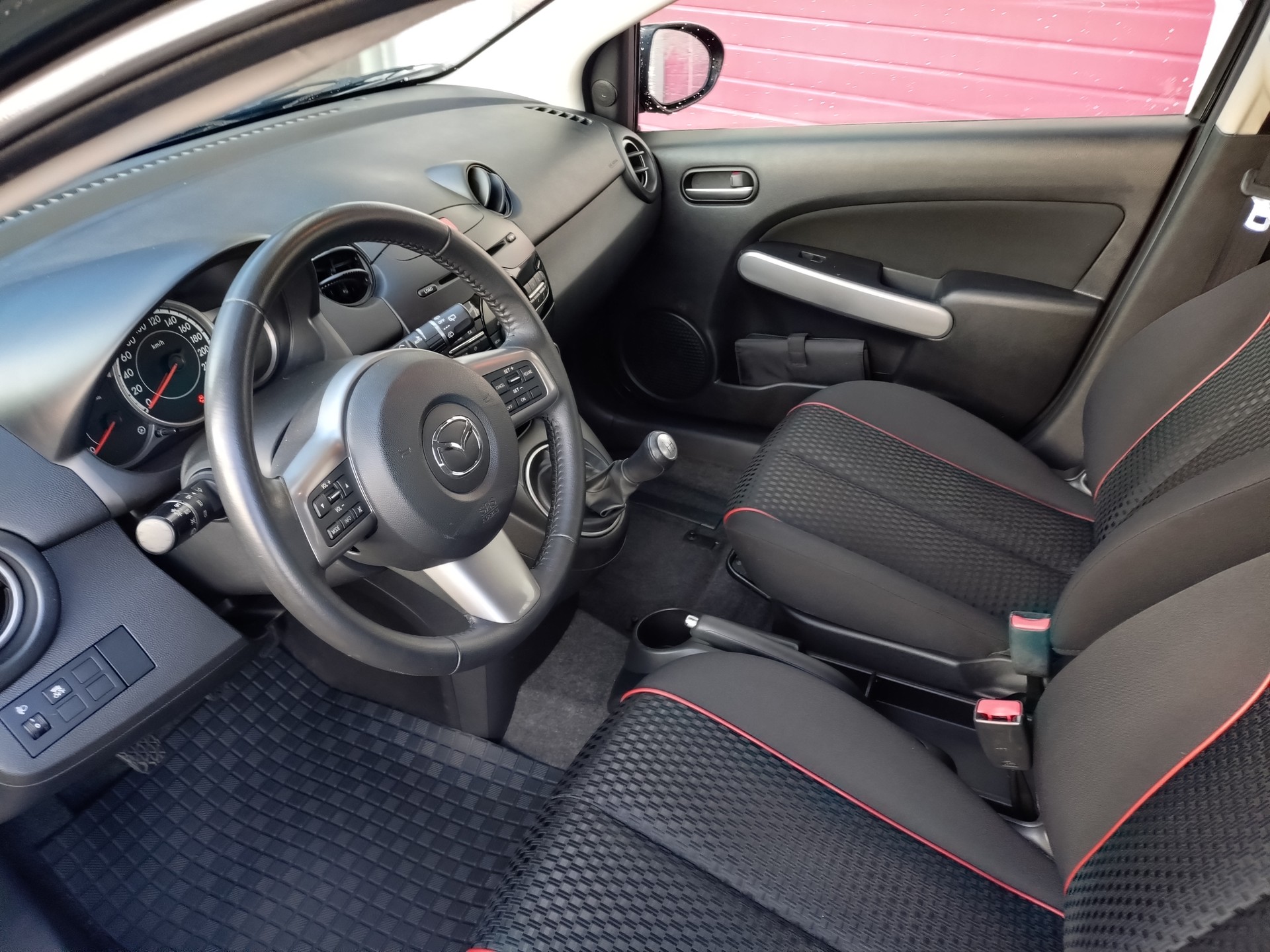 MAZDA 2 1.5i 16V Sport-image-8