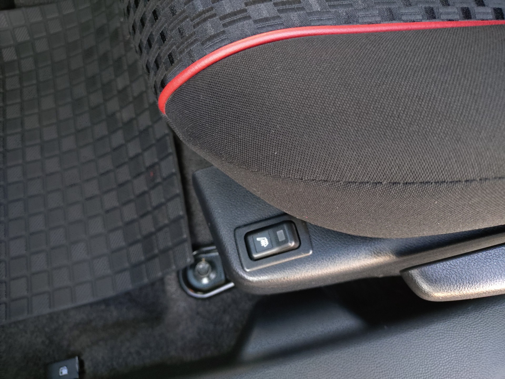 MAZDA 2 1.5i 16V Sport-image-11
