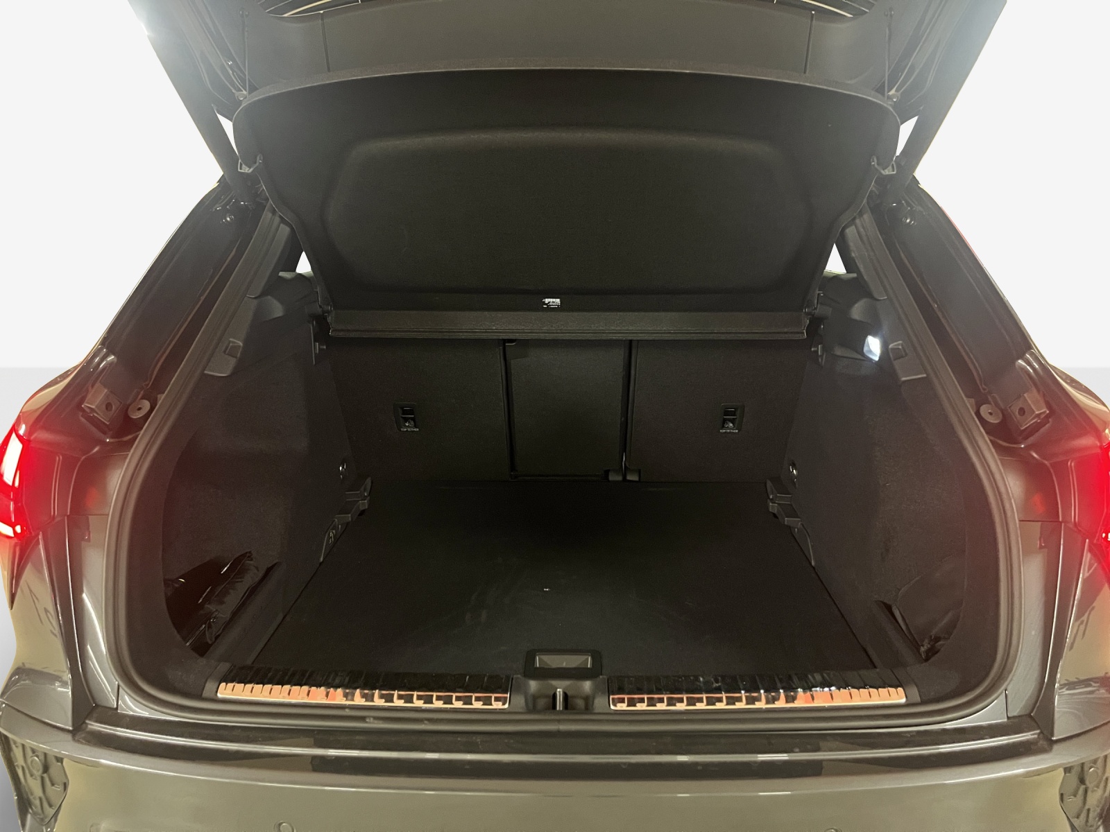 AUDI Q3 SUV 110 kW TFSI S tronic-image-12