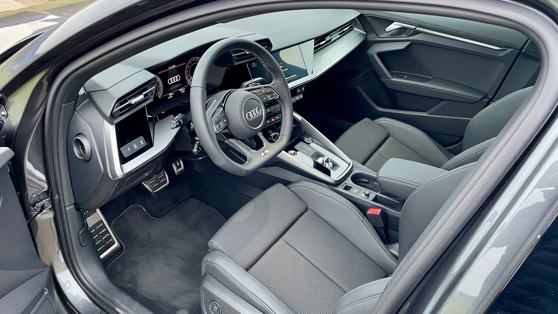 AUDI 1.4 45 TFSI e S Line S-Tronic-image-5