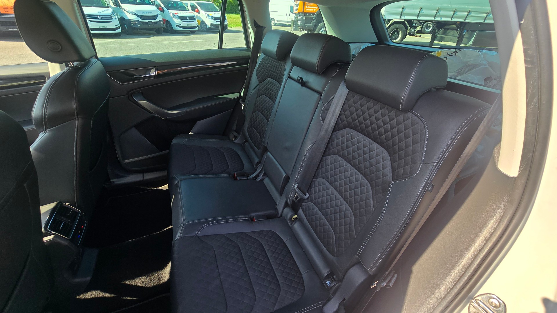 SKODA Kodiaq 2.0 TDI SCR Style 4x4 DSG-image-14