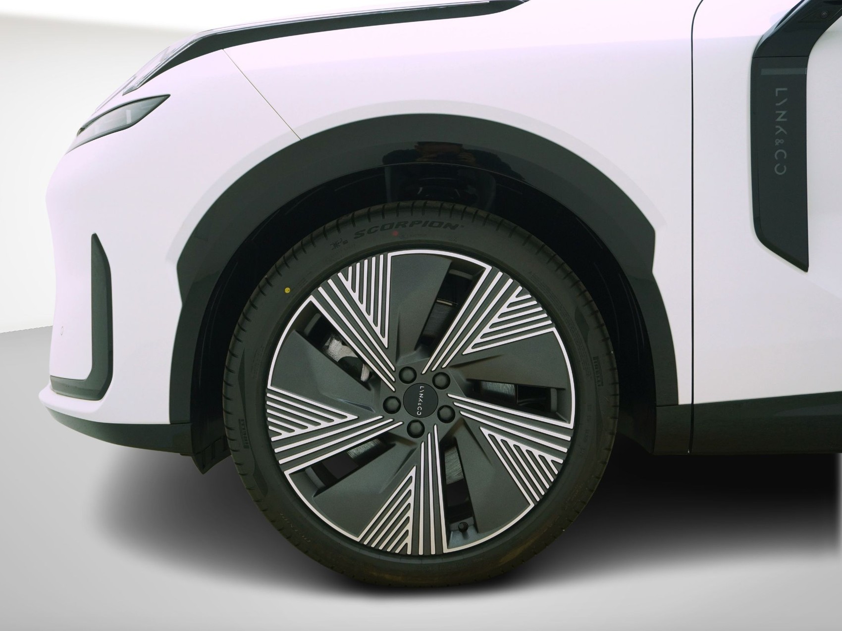 LYNK & CO 08 More-image-8