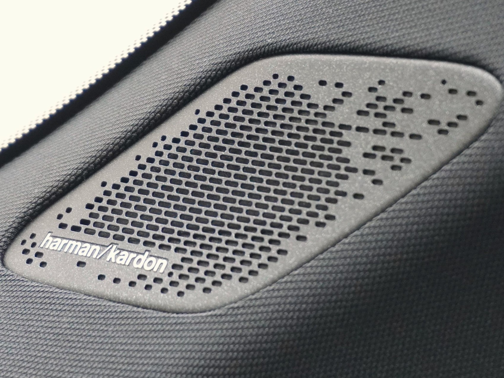 LYNK & CO 08 More-image-21