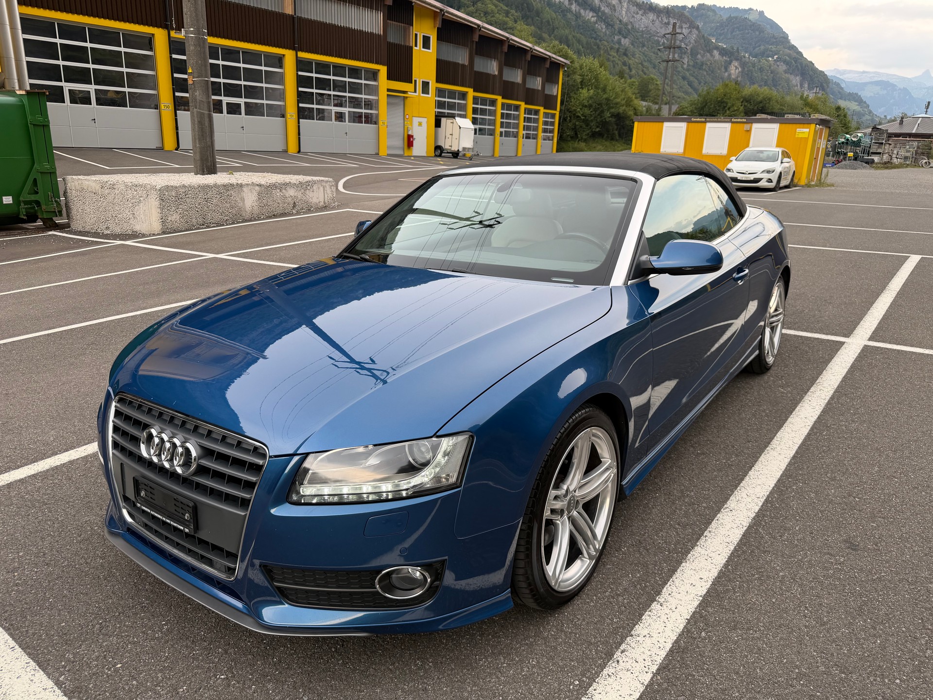 AUDI A5 Cabriolet 2.0 TFSI multitronic-image-4