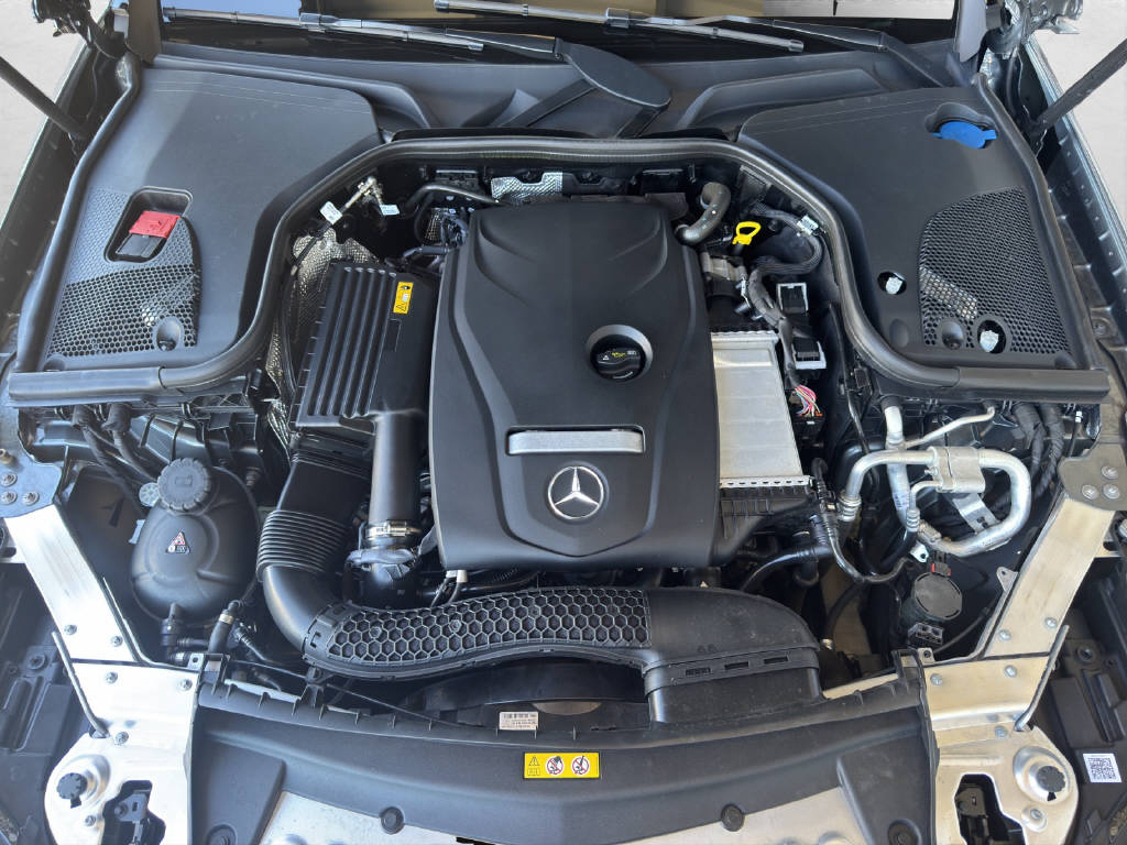 MERCEDES-BENZ E 200 Exclusive 4Matic T-Modell-image-8