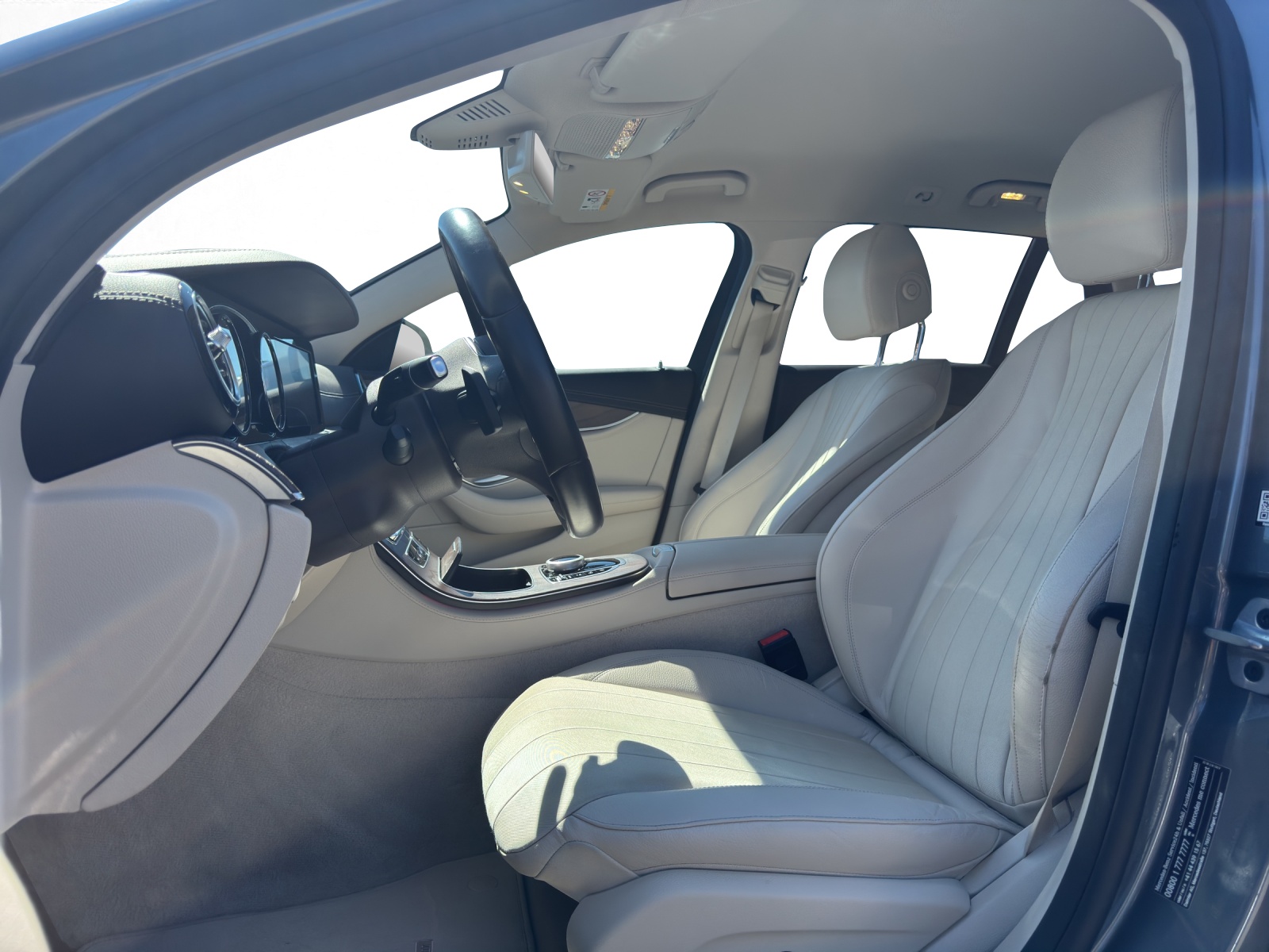MERCEDES-BENZ E 200 Exclusive 4Matic T-Modell-image-10