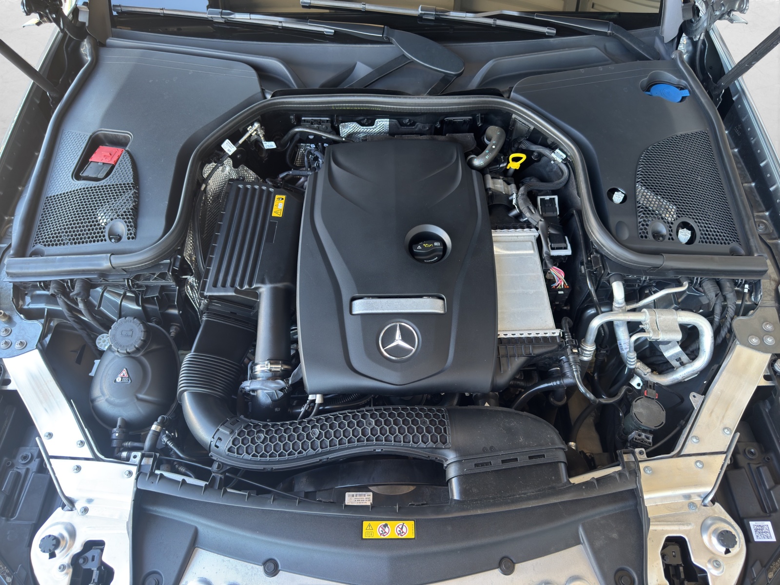 MERCEDES-BENZ E 200 Exclusive 4Matic T-Modell-image-9
